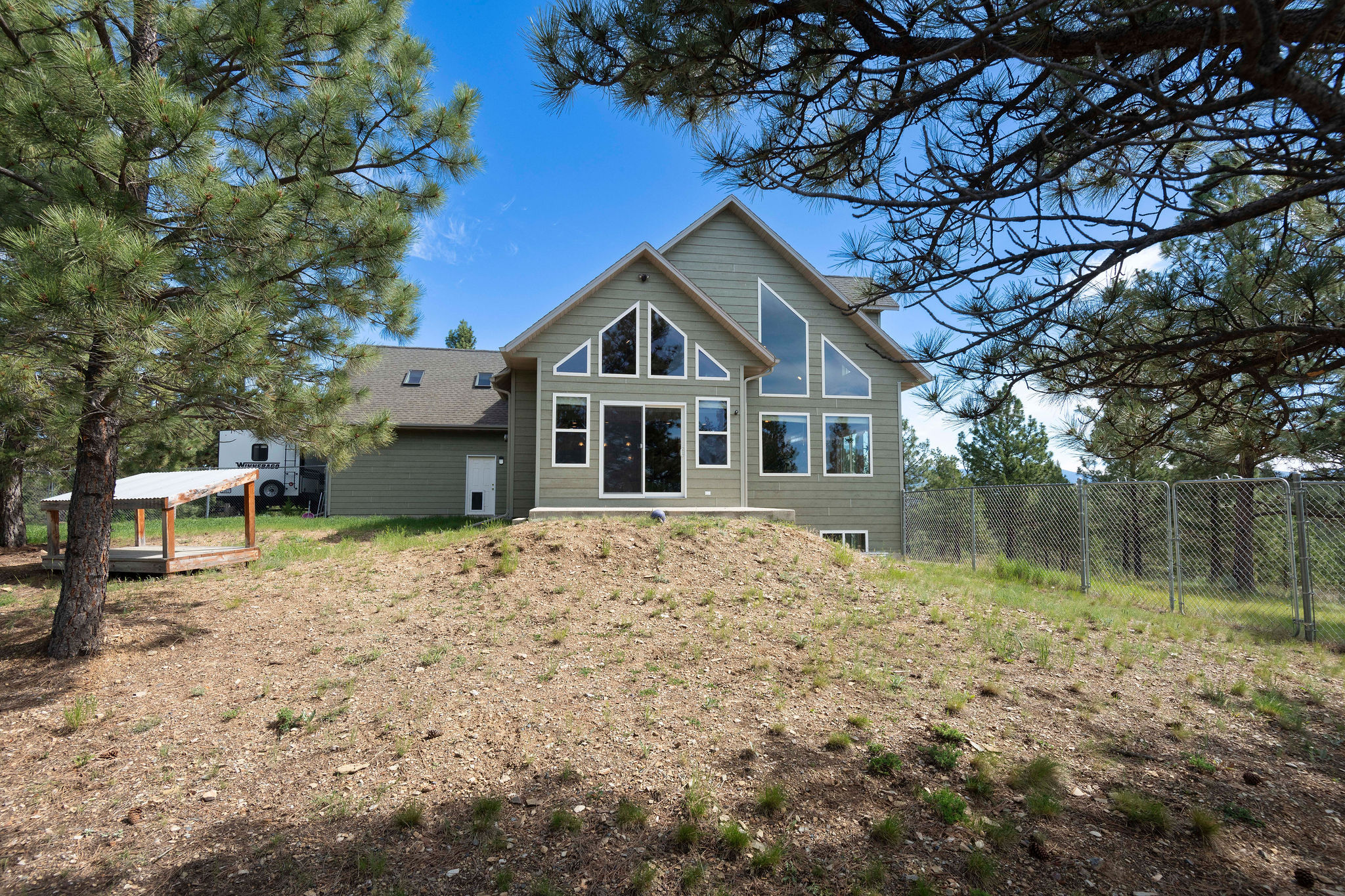 6190 Hauser Dam Road Property Photo 3