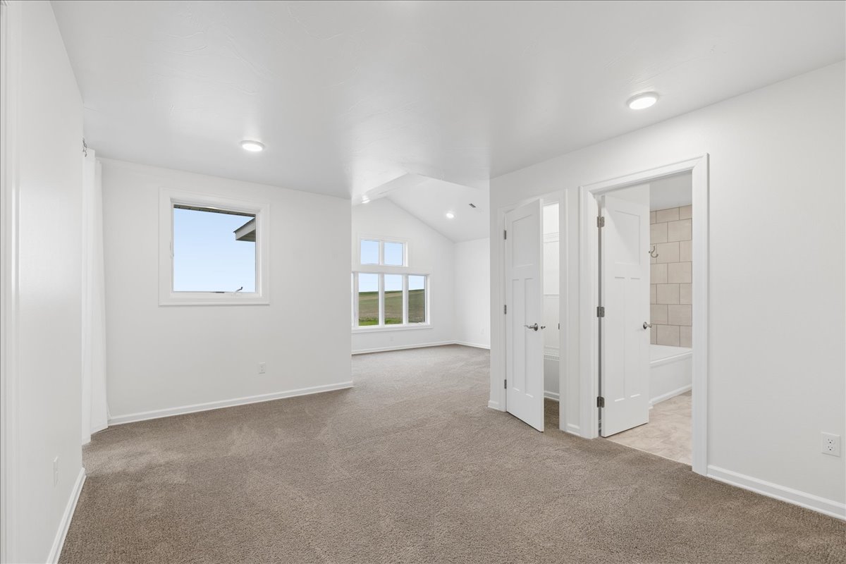 4708 11th Street Ne Property Photo 31