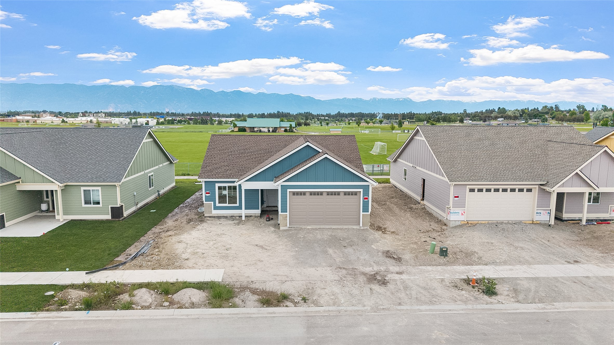 761 Foxglove Drive Property Photo 11