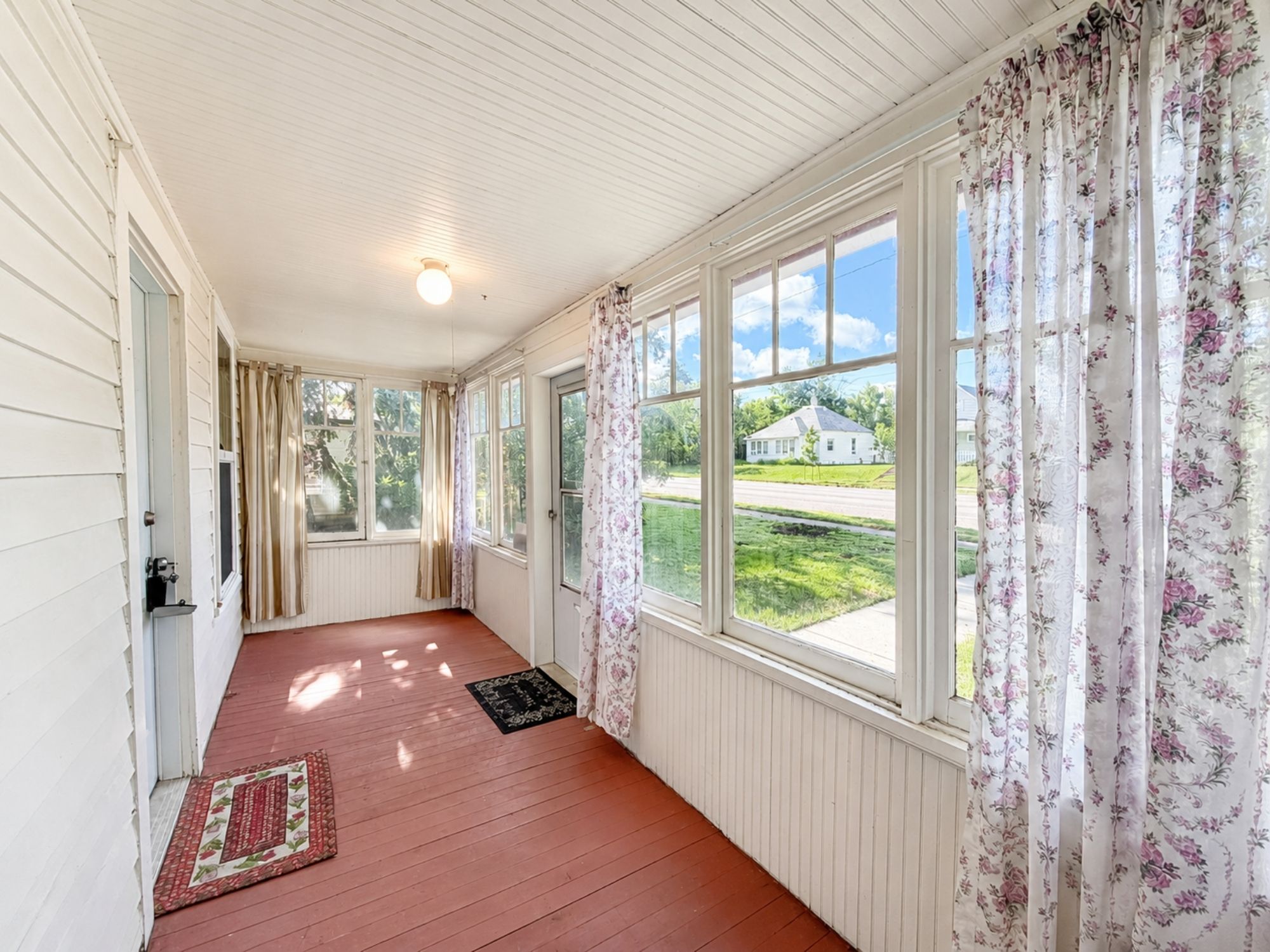 1709 8th Avenue N Property Photo 2