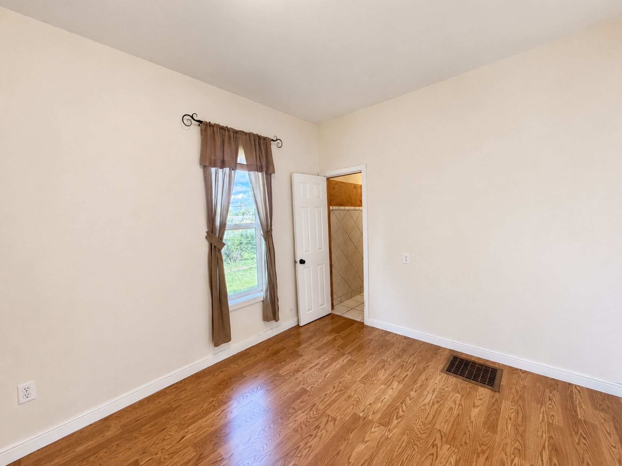 1709 8th Avenue N Property Photo 9