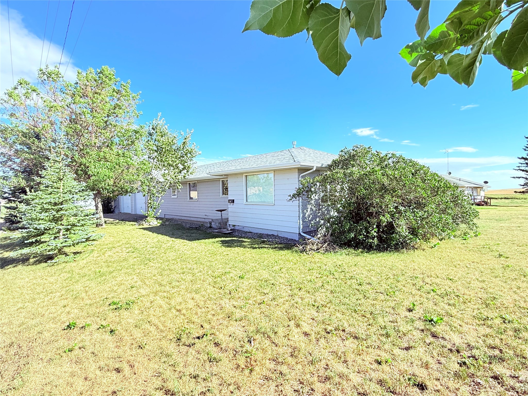 608 1st Street Property Photo 3