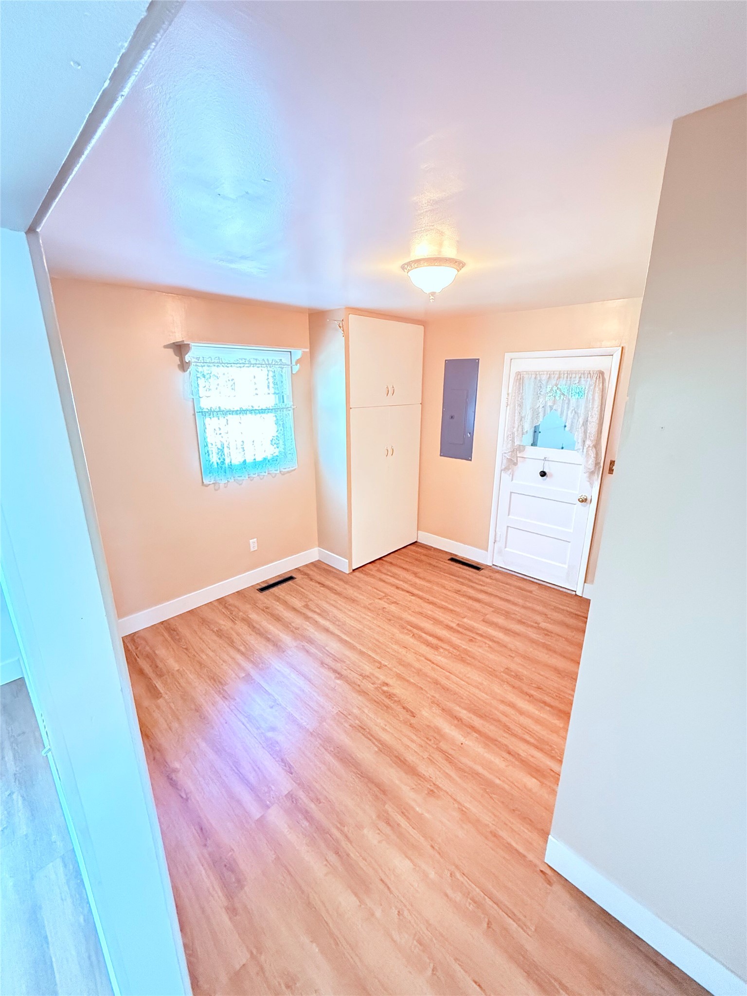 608 1st Street Property Photo 6
