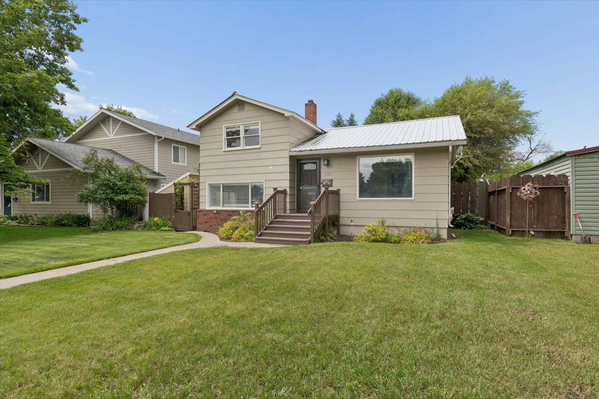 1136 5th Avenue E Property Photo 1