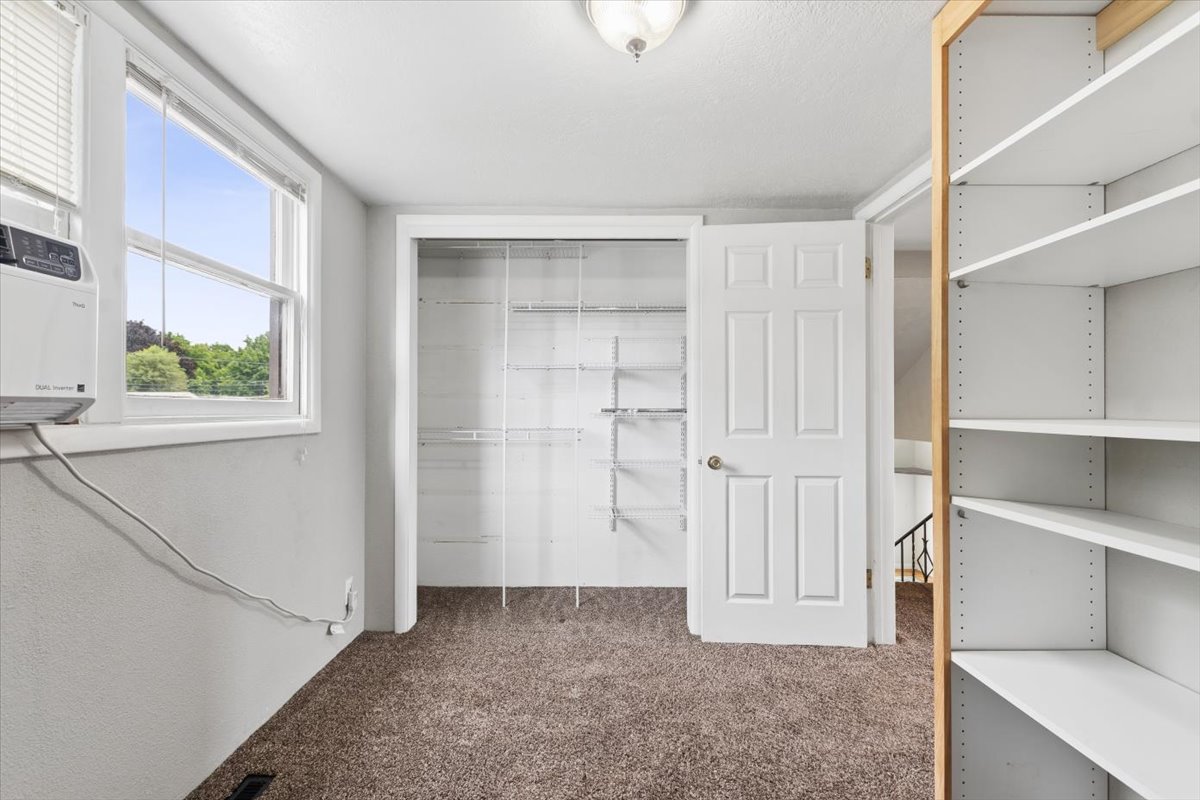 1136 5th Avenue E Property Photo 23