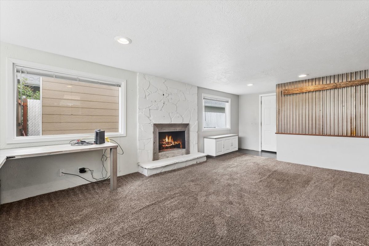 1136 5th Avenue E Property Photo 24