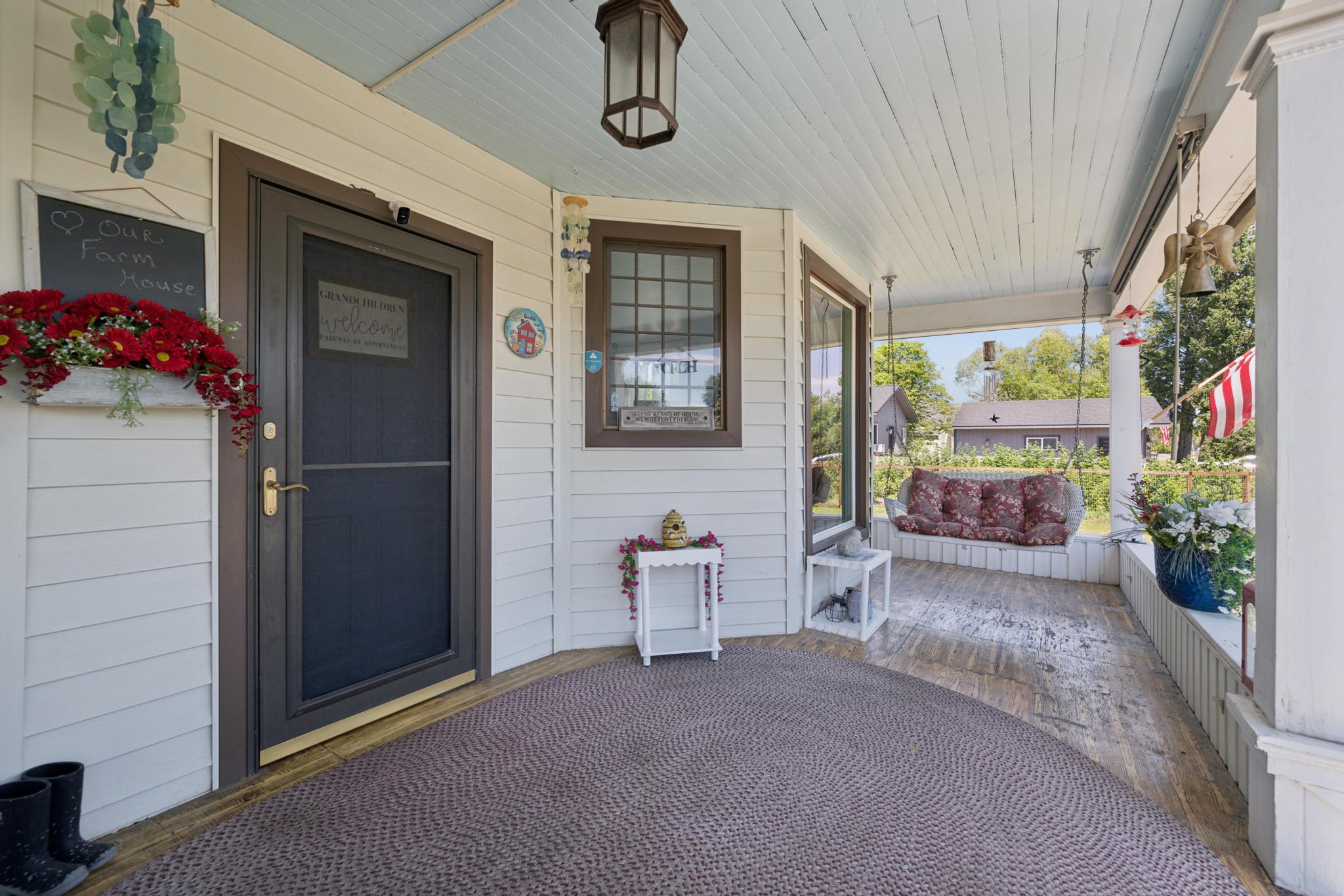 844 8th Avenue W Property Photo 3