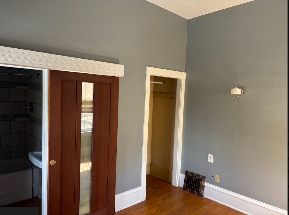 524 E 6th Avenue Property Photo 14