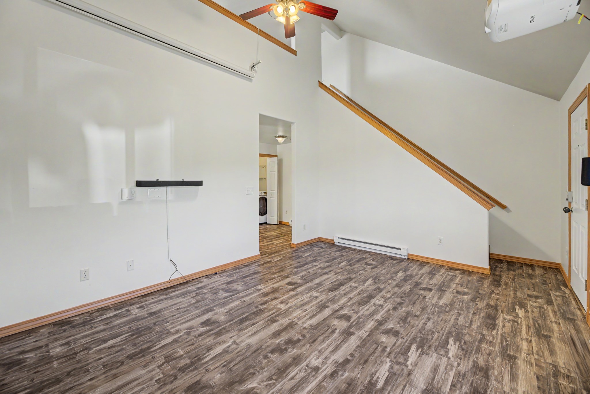 106 E Clinton Street 1 Property Photo 3