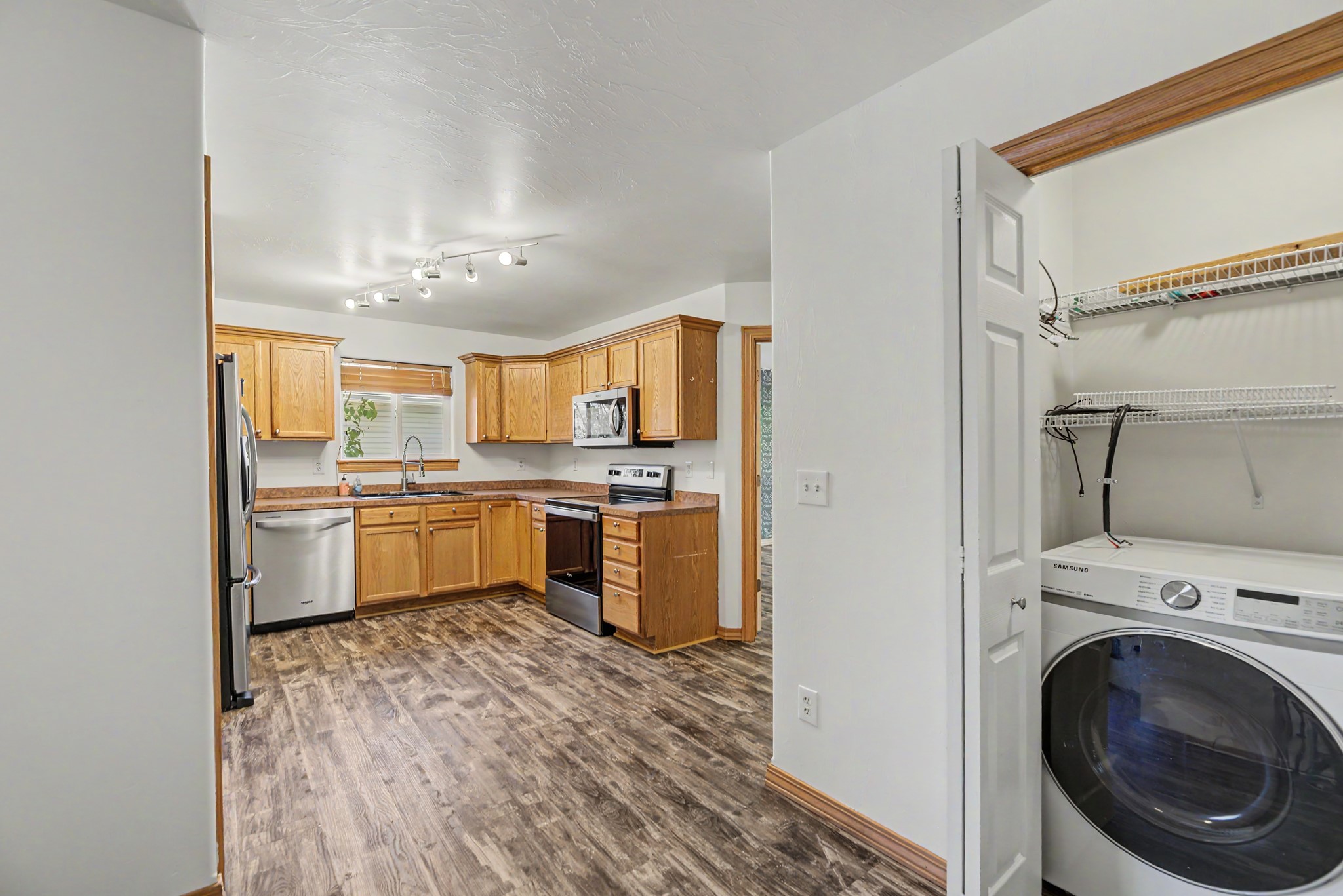 106 E Clinton Street 1 Property Photo 6