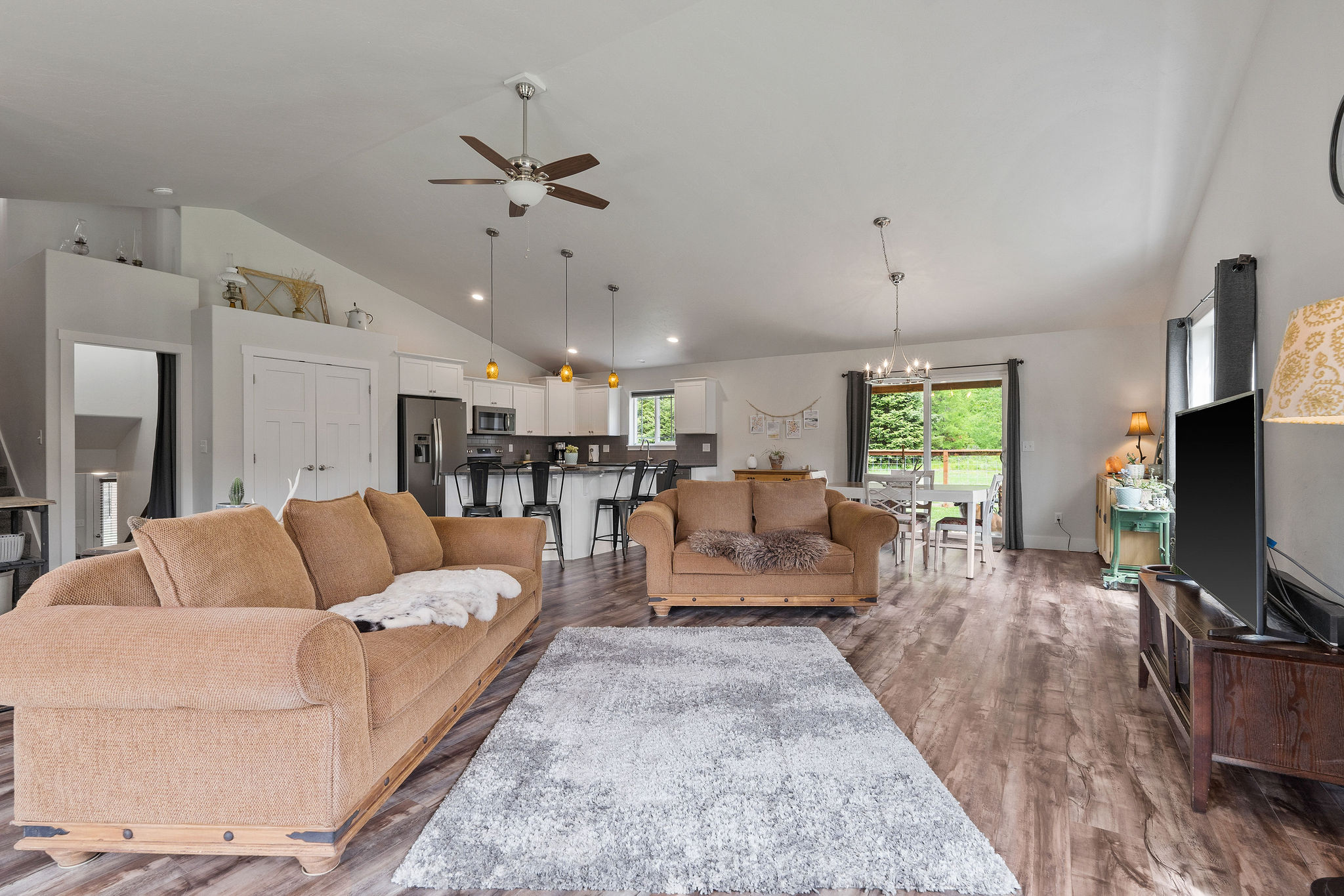 13404 Crescent Moon Drive Property Photo 8