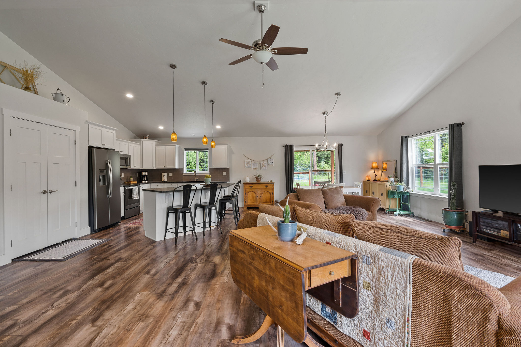13404 Crescent Moon Drive Property Photo 9