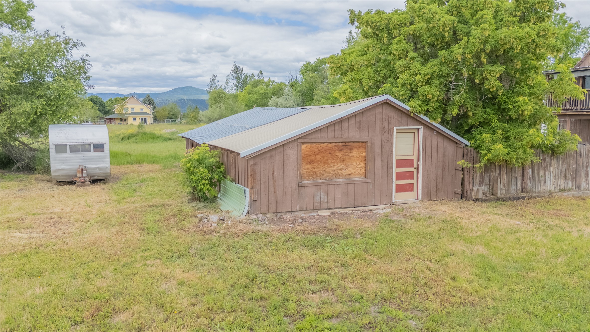 2001 27th Avenue Property Photo 4