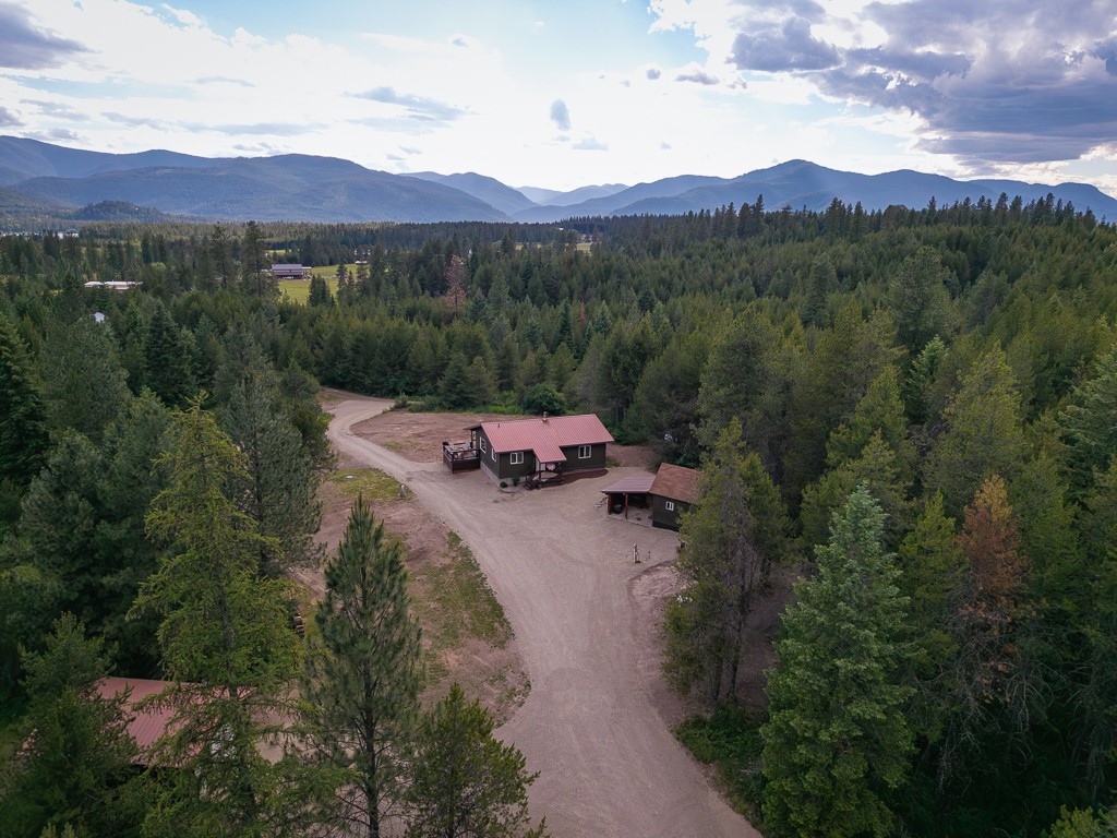 2658 Mt Highway 200 Property Photo 1