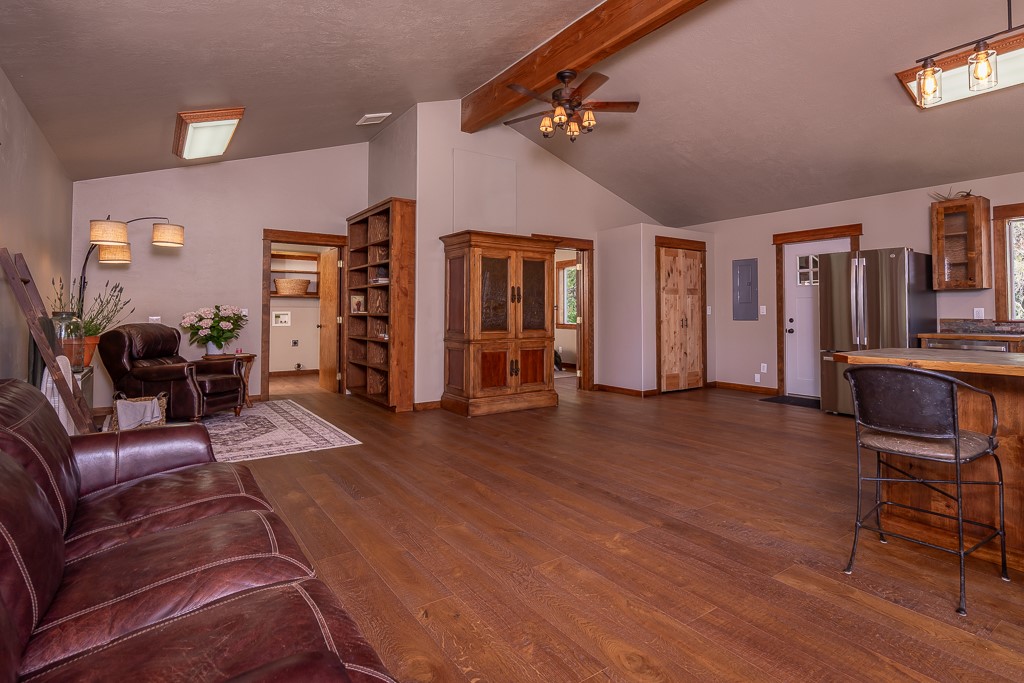 2658 Mt Highway 200 Property Photo 13