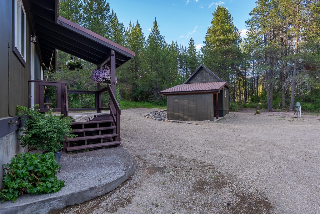 2658 Mt Highway 200 Property Photo 29