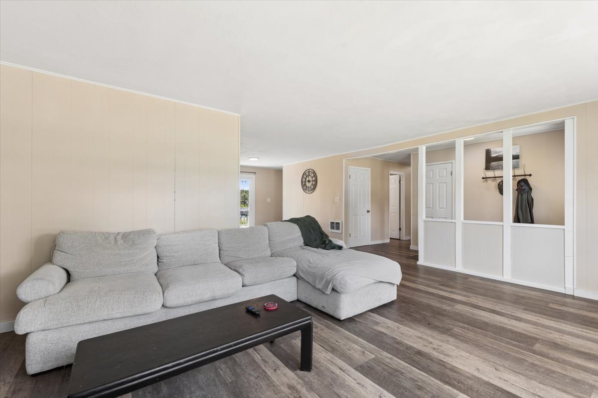 823 5th Avenue E Property Photo 14