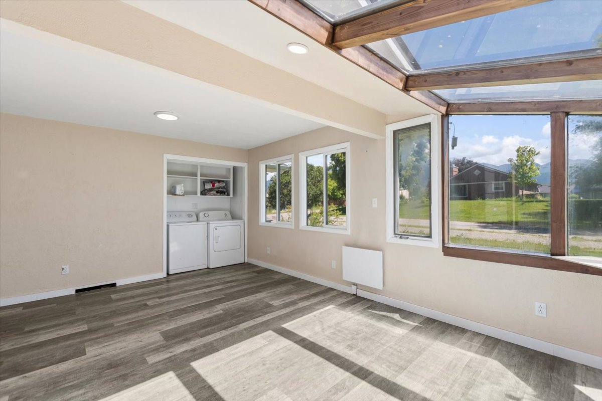 823 5th Avenue E Property Photo 22