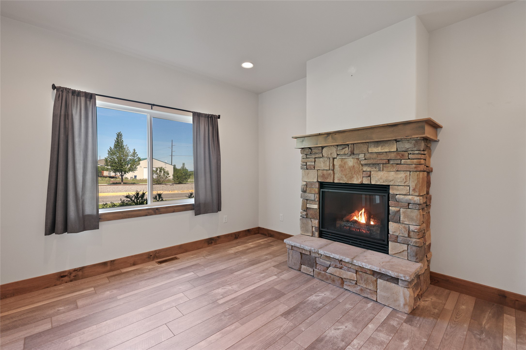 1245 Baxter Creek Way B Property Photo 9