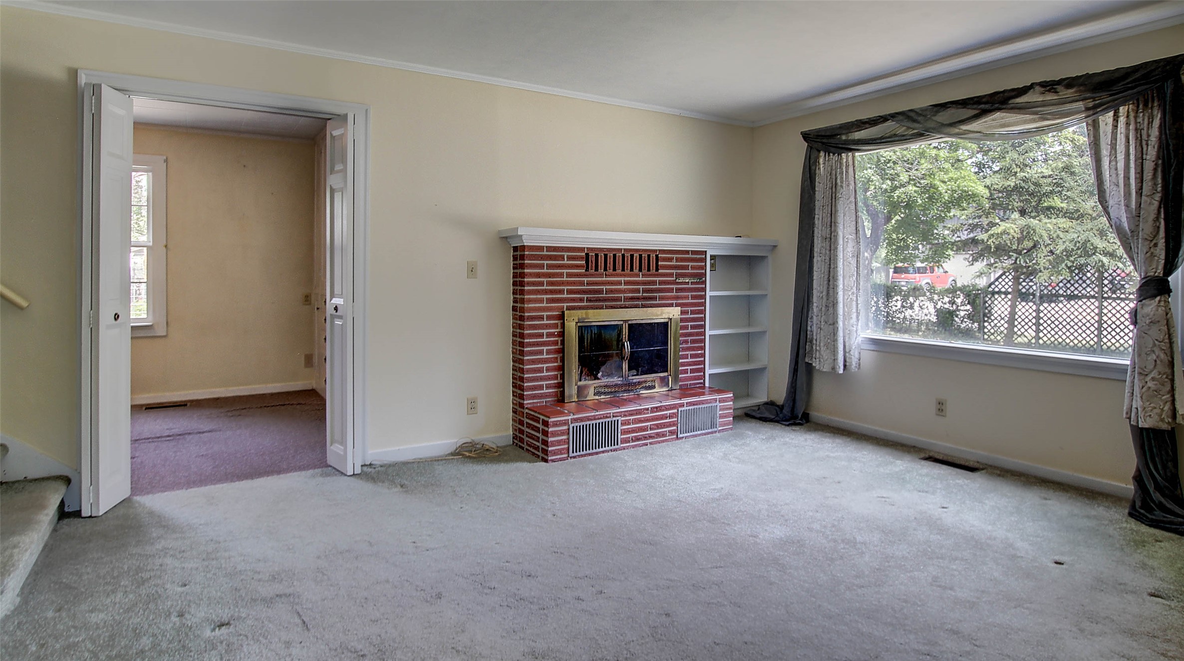 2405 Gilbert Avenue Property Photo 5