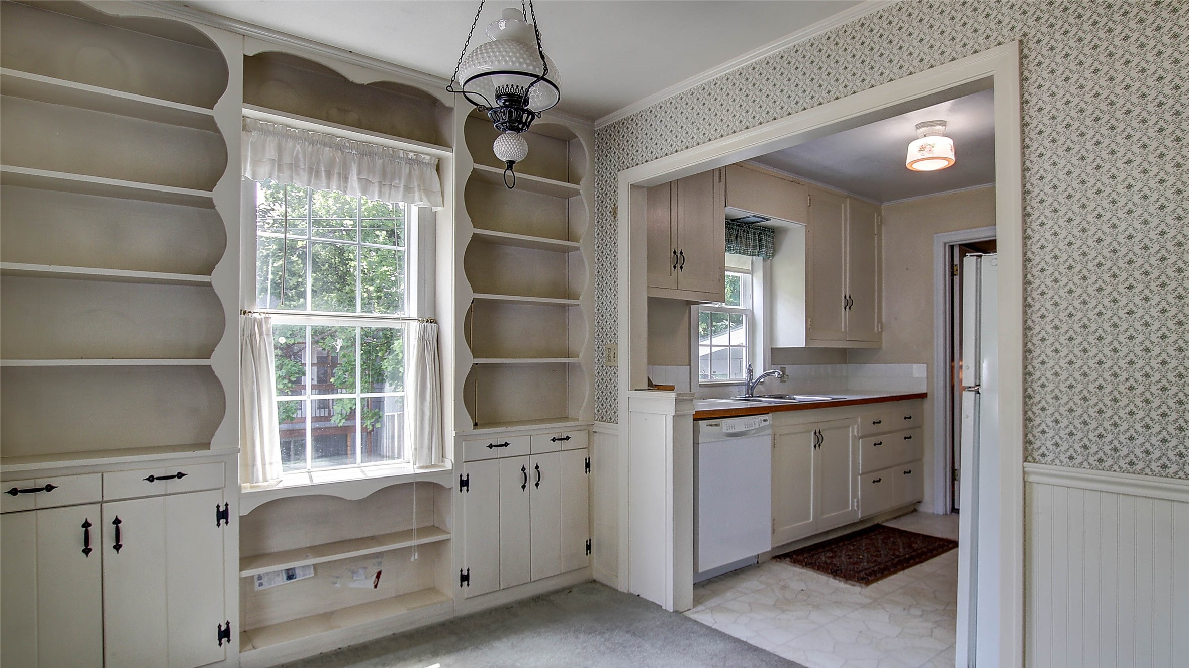 2405 Gilbert Avenue Property Photo 6