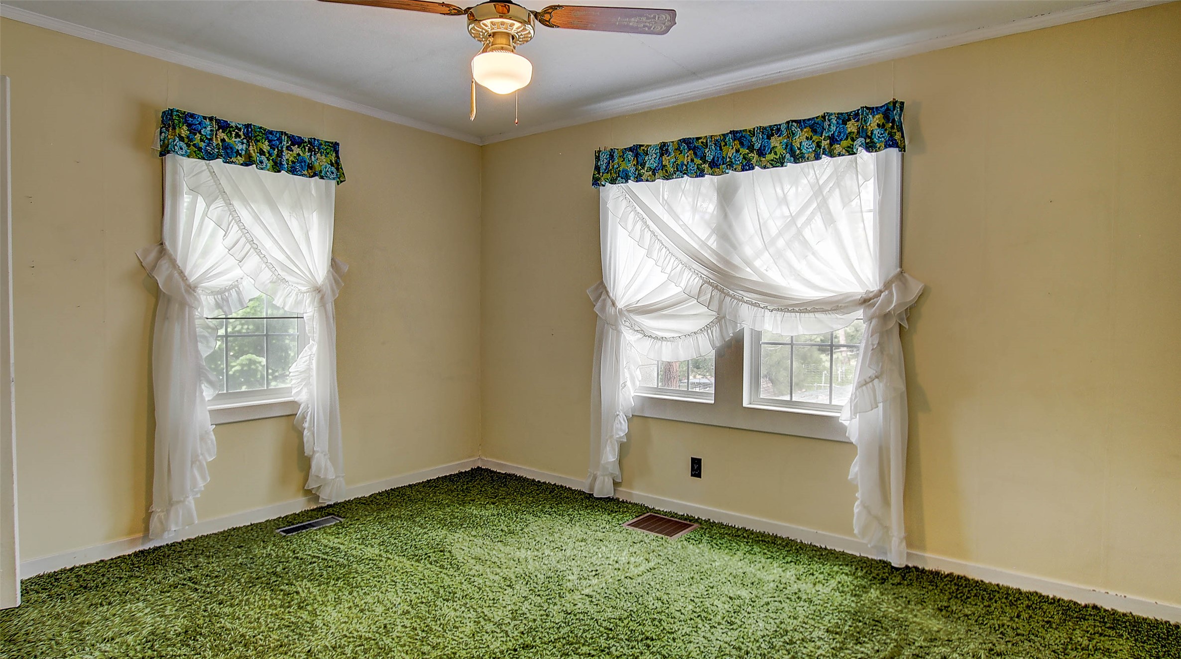 2405 Gilbert Avenue Property Photo 14