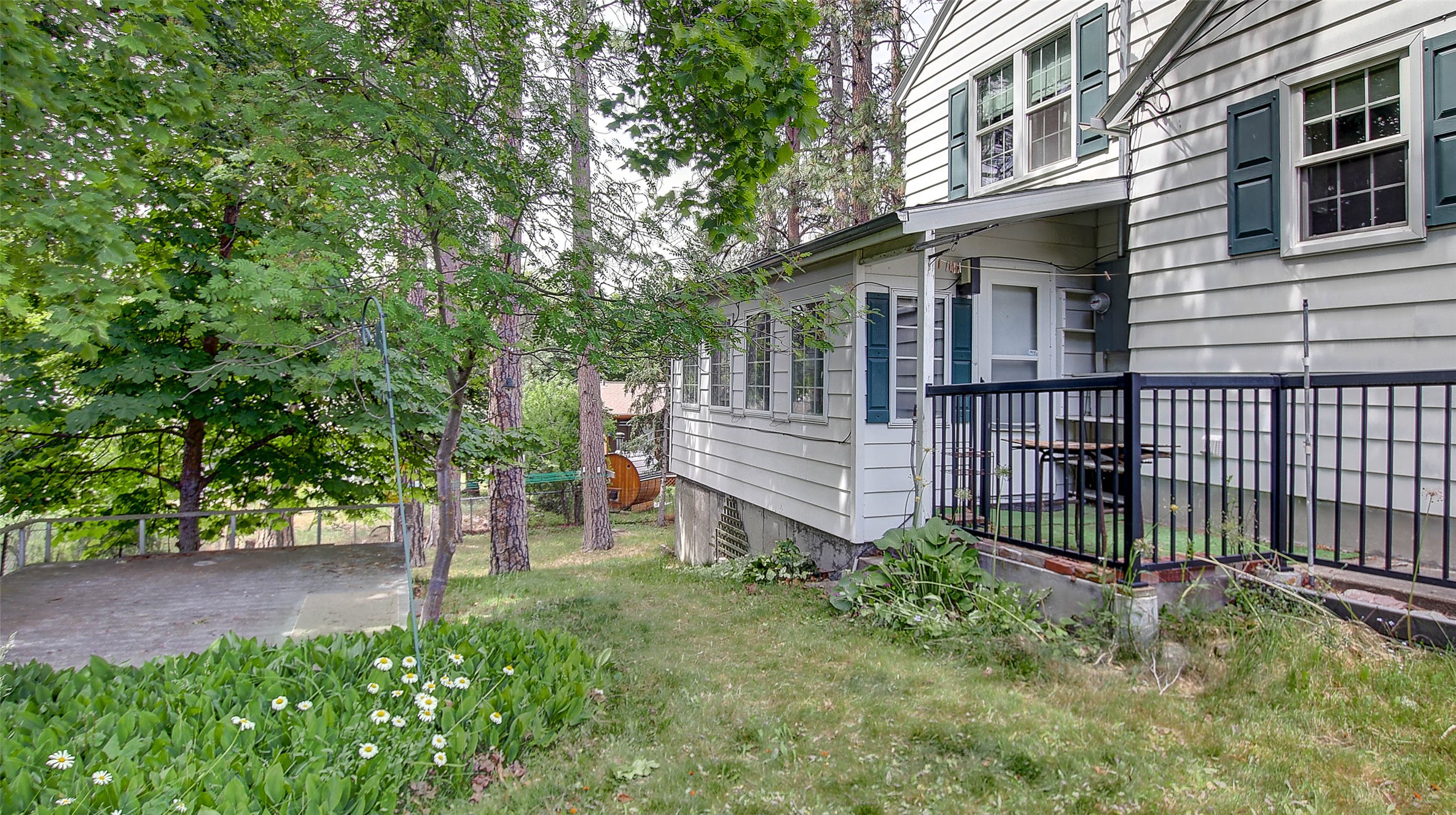 2405 Gilbert Avenue Property Photo 18