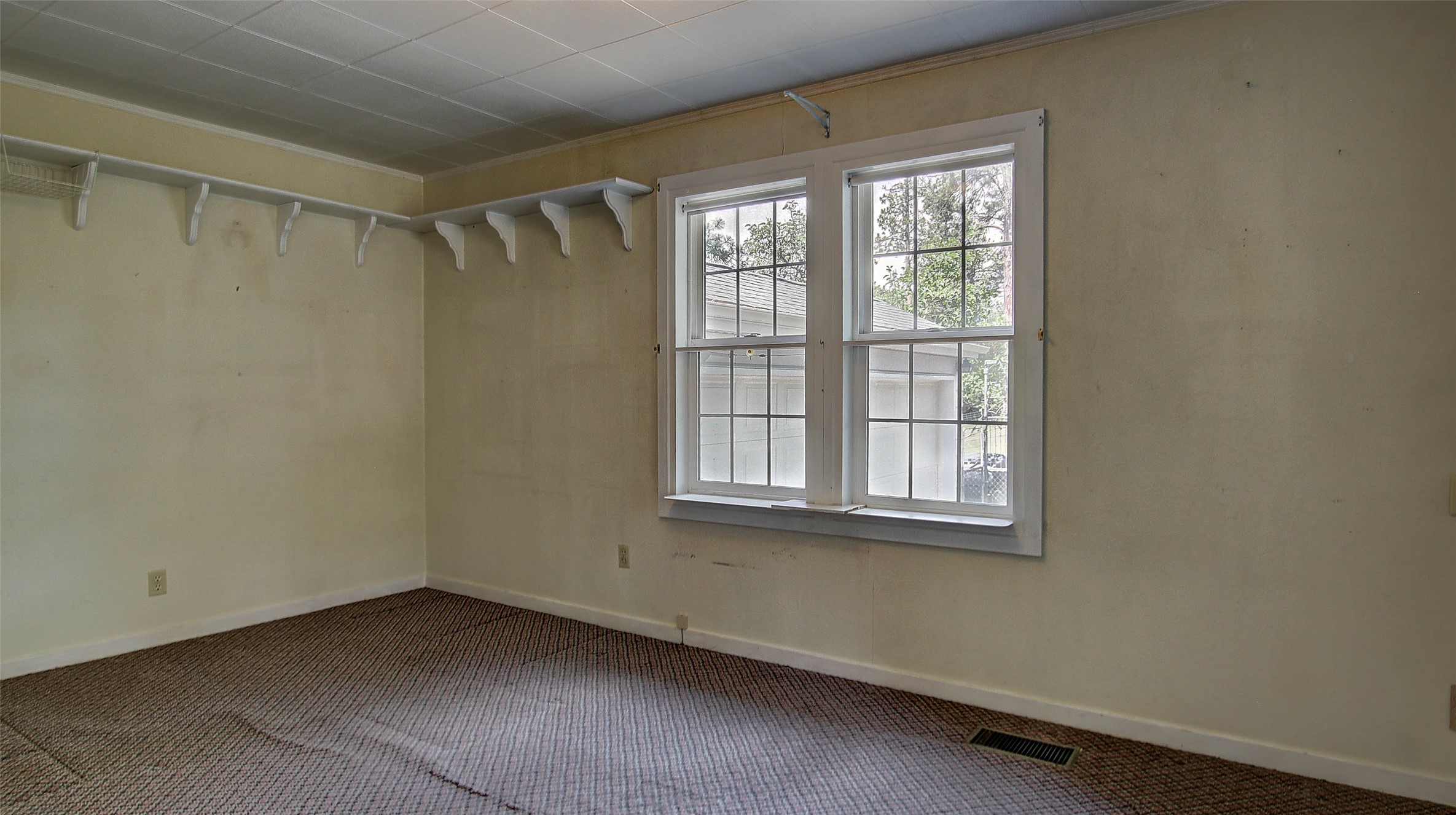 2405 Gilbert Avenue Property Photo 32