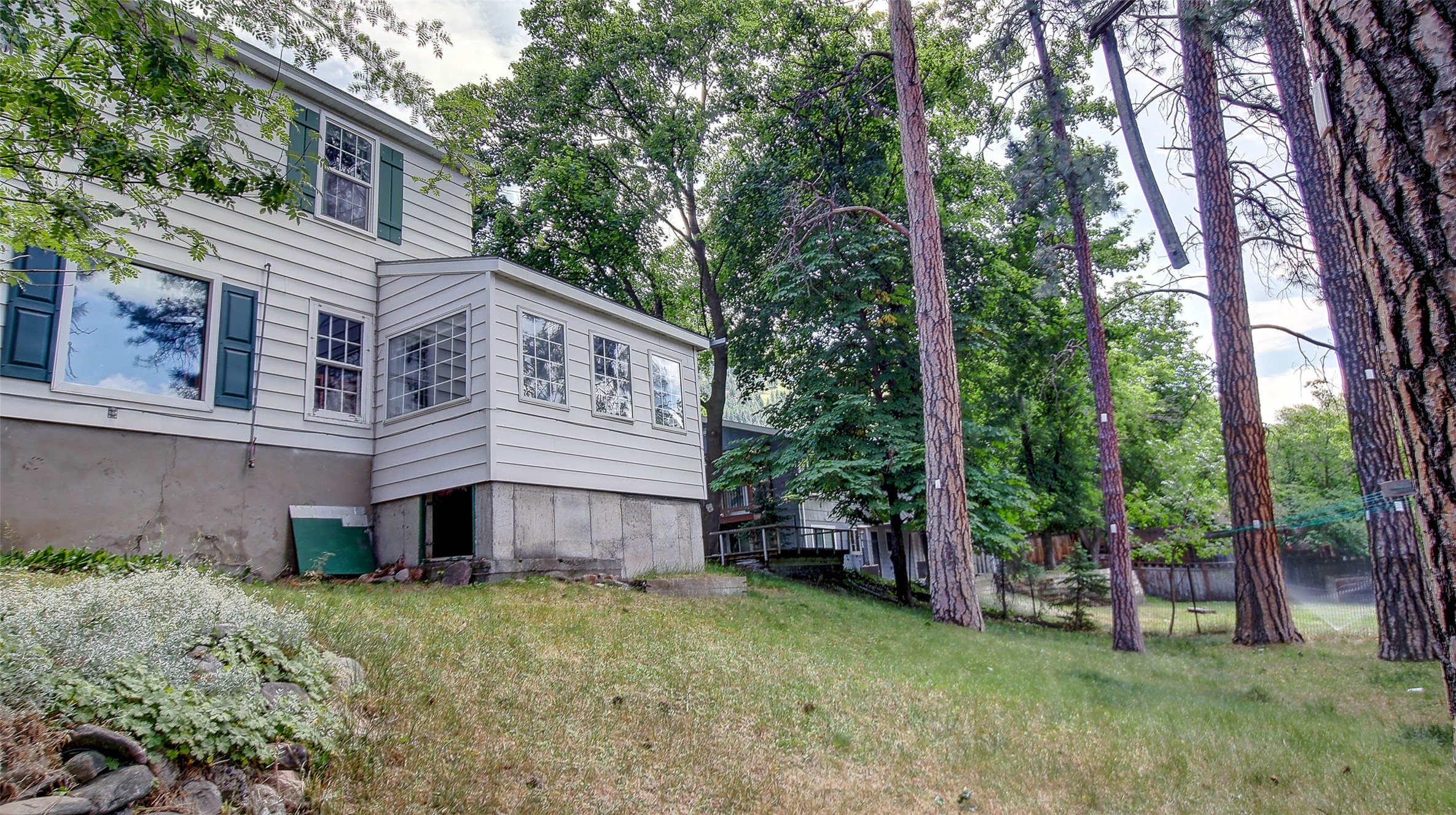 2405 Gilbert Avenue Property Photo 41