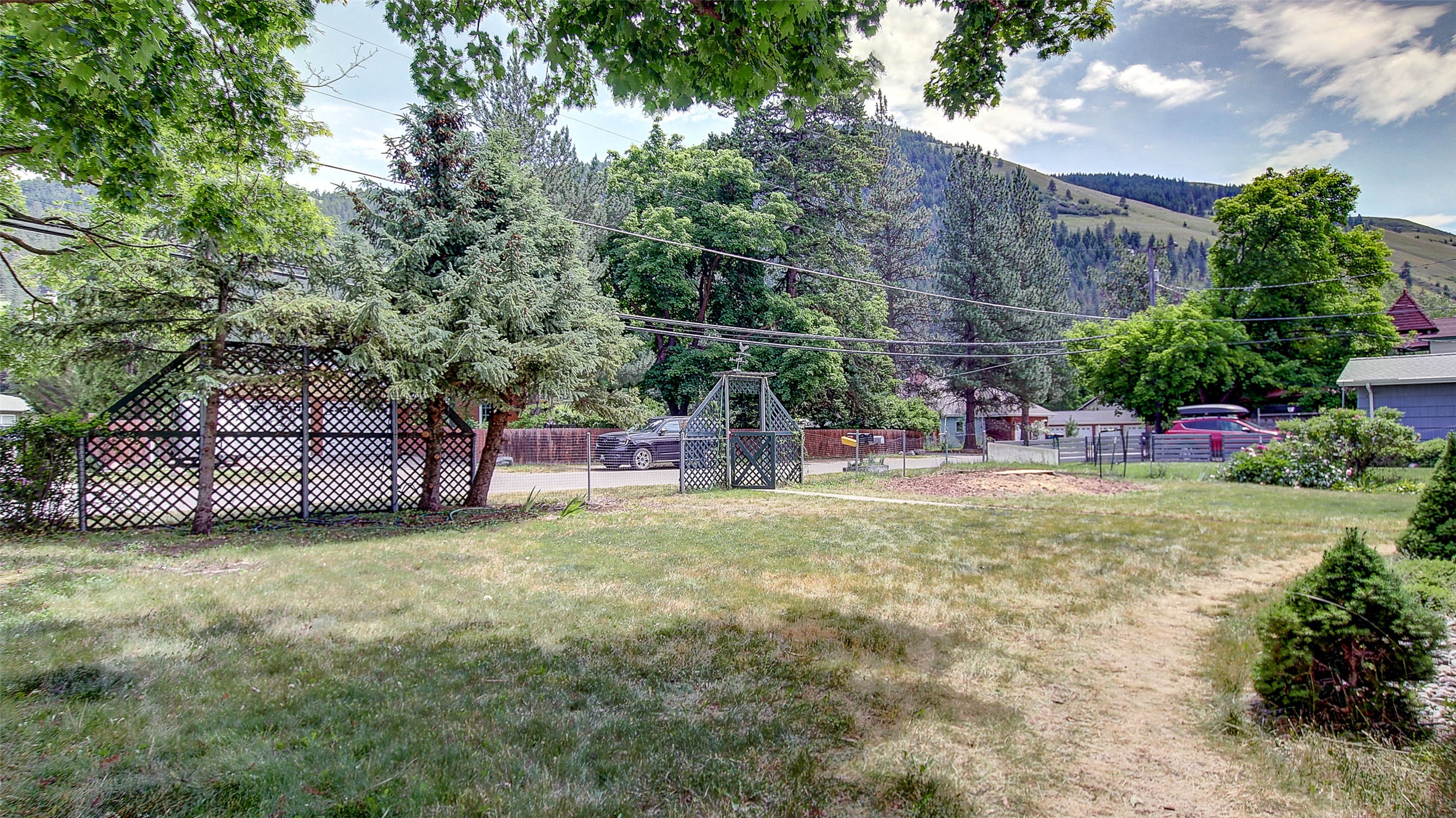 2405 Gilbert Avenue Property Photo 49