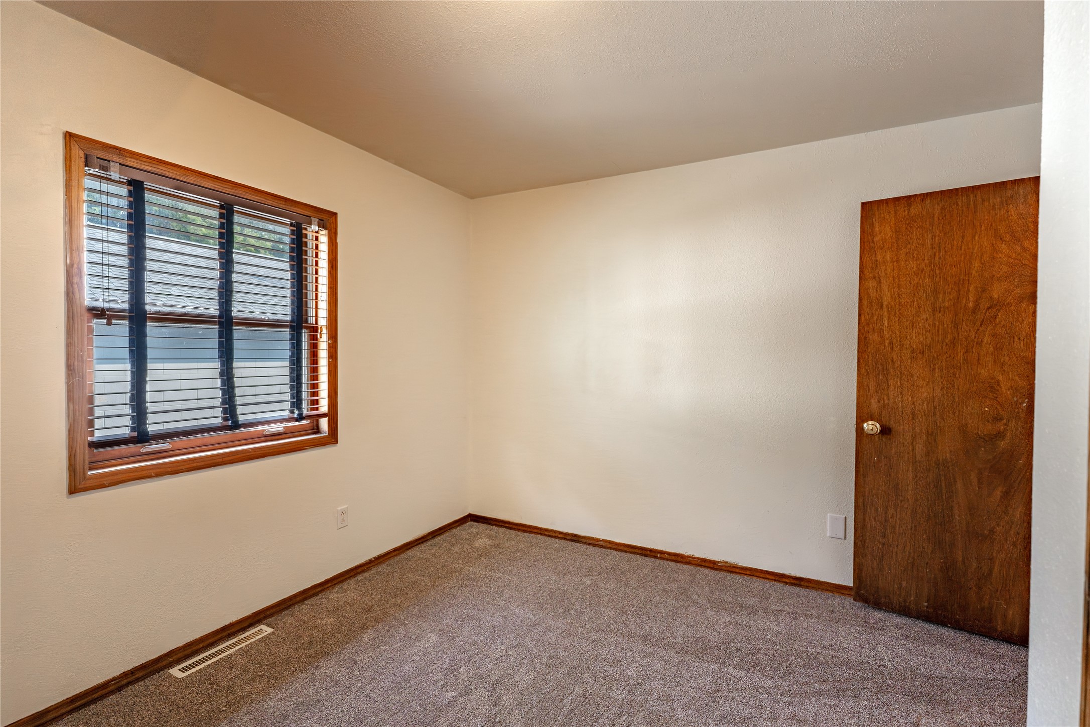403 3rd Street Ne Property Photo 30
