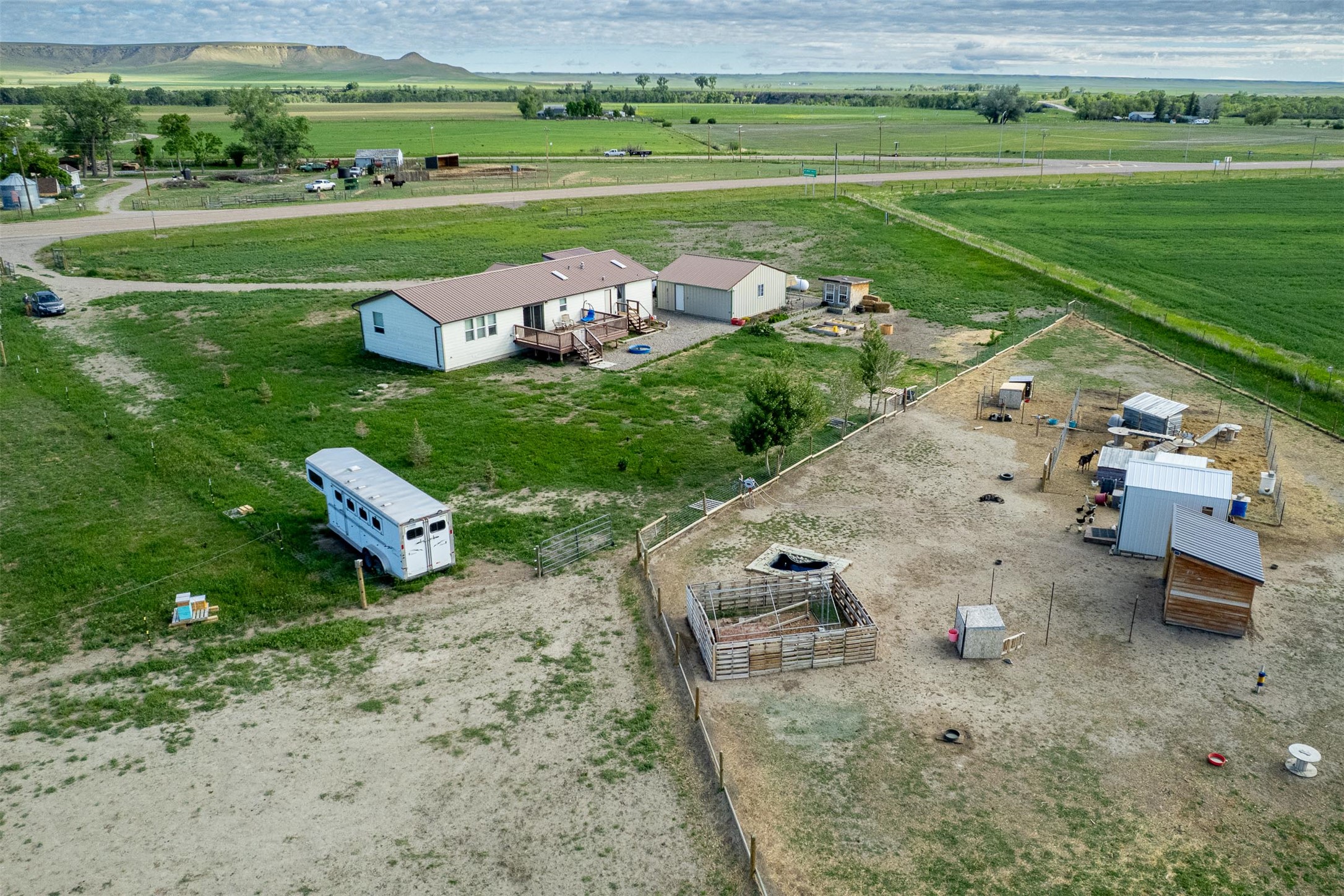 12710 Mt Highway 200 Property Photo 5