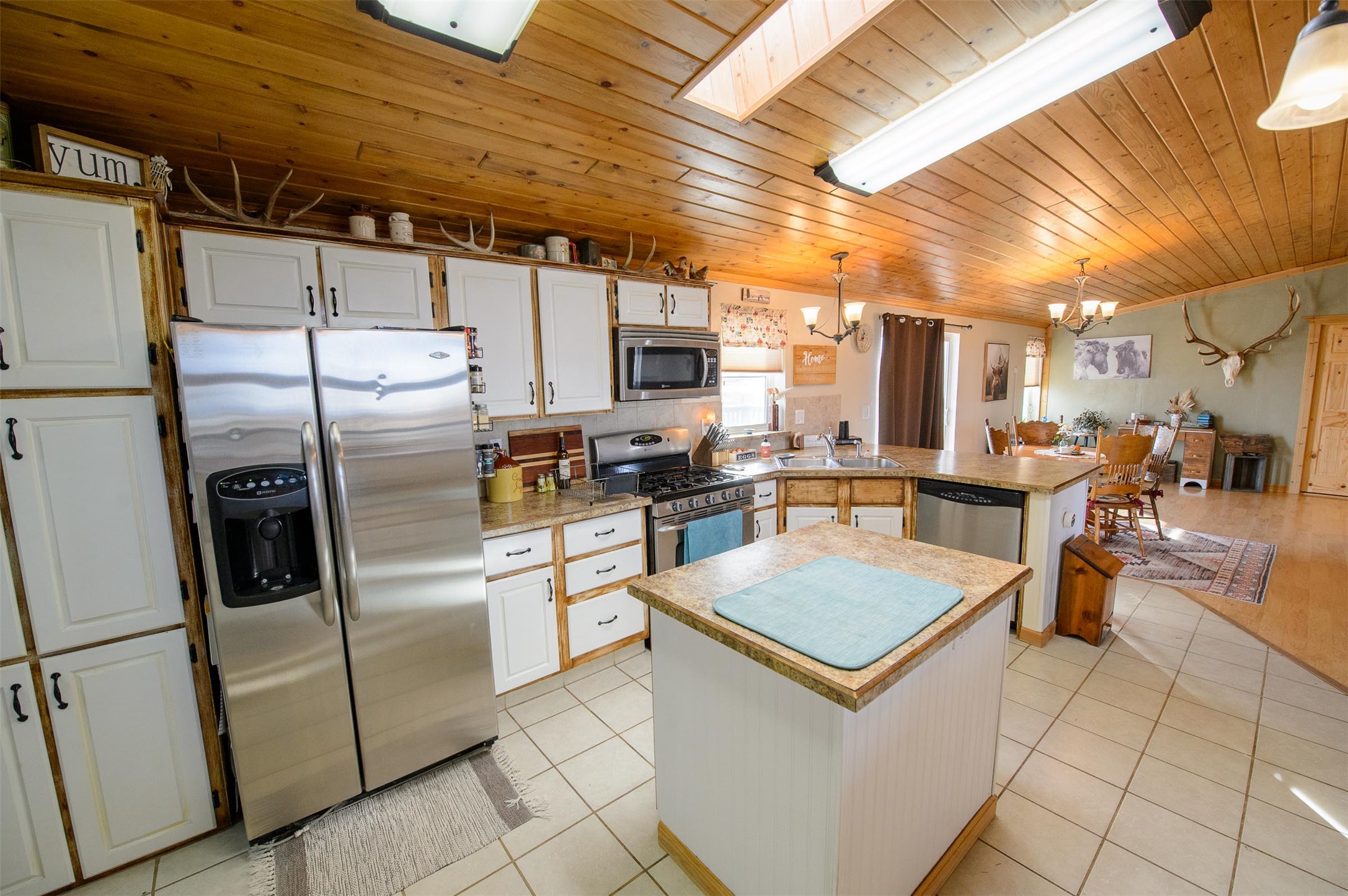 12710 Mt Highway 200 Property Photo 11