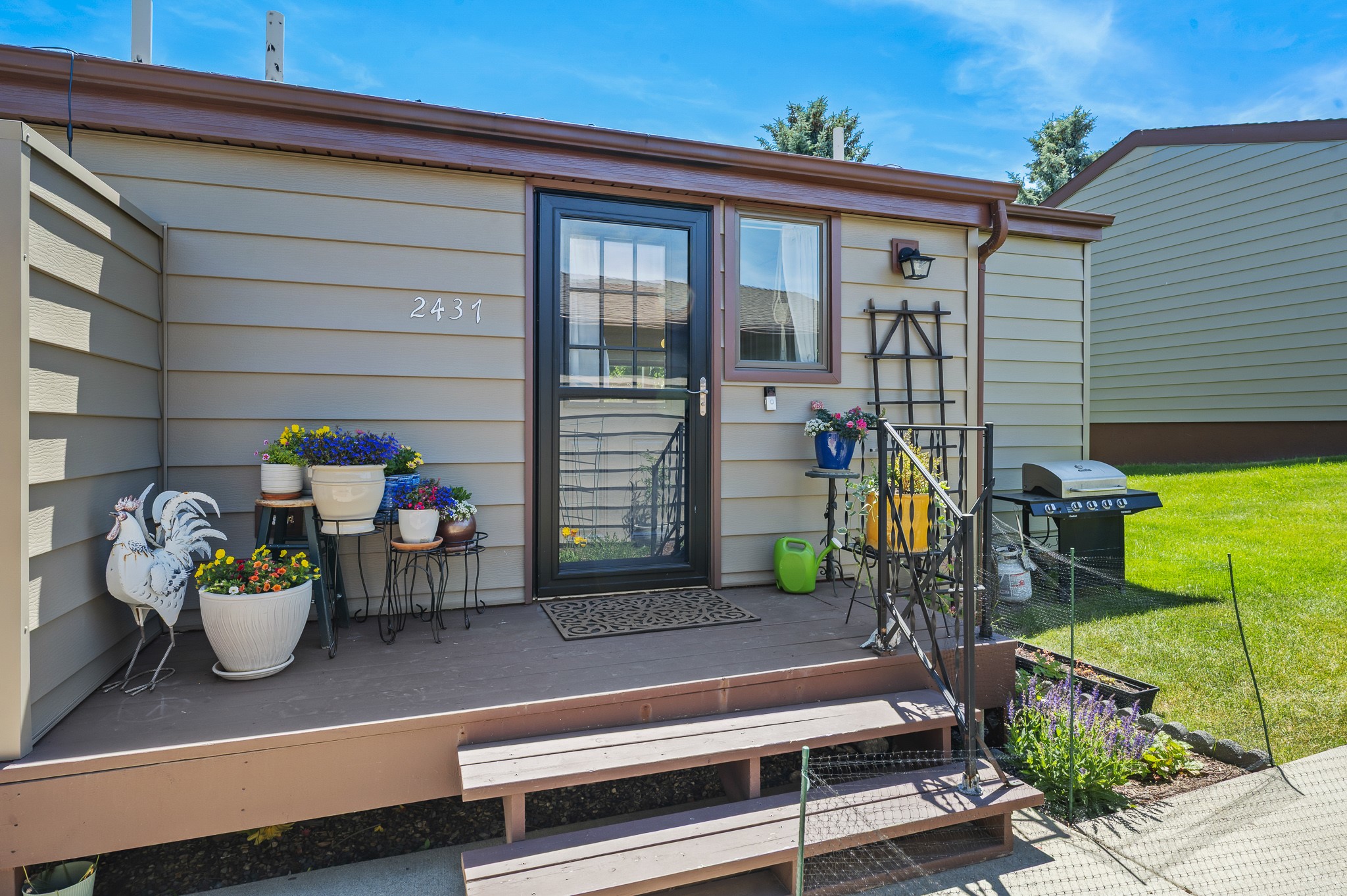 2437 Sunlight Circle Property Photo 2