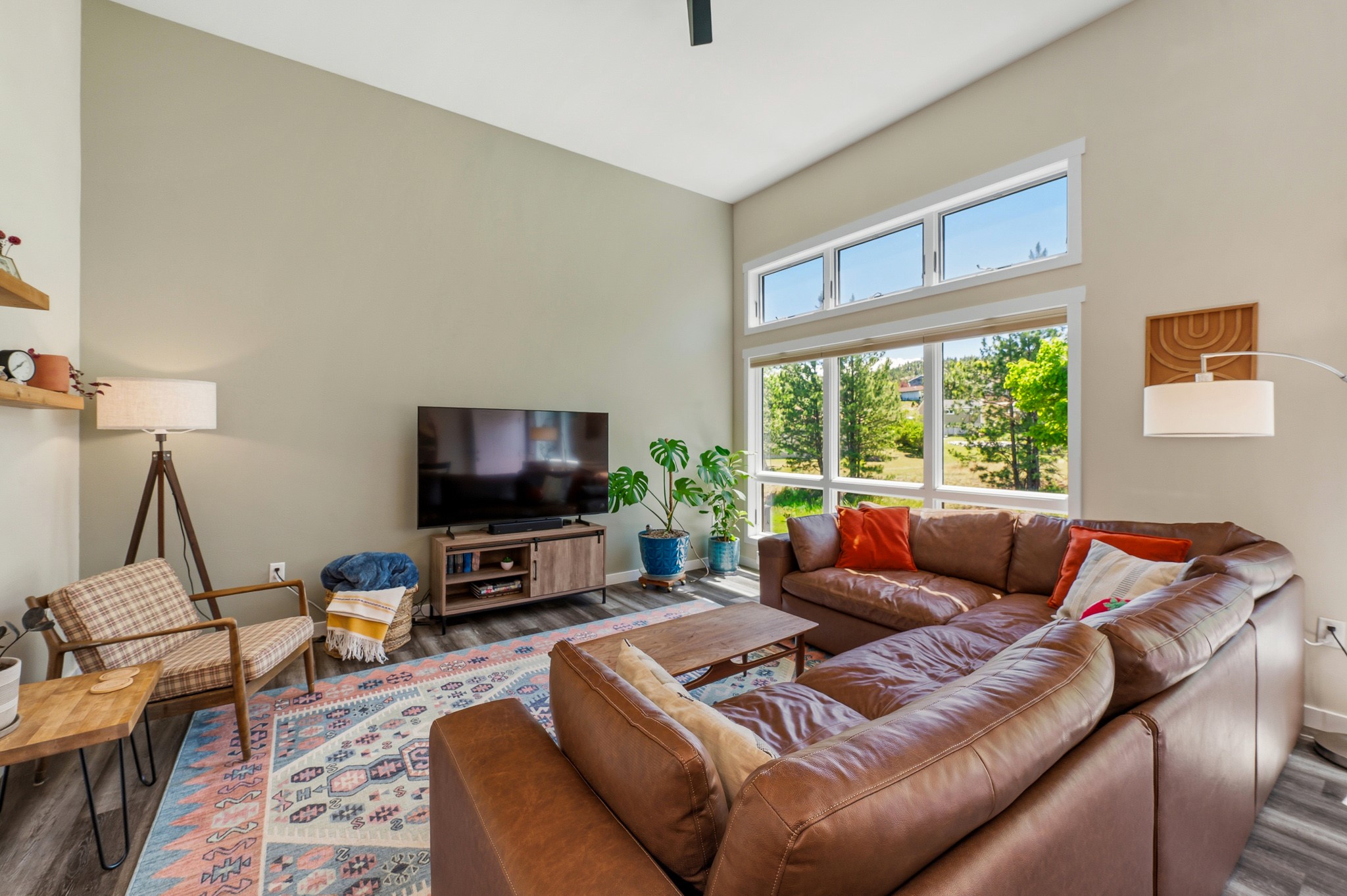 2437 Sunlight Circle Property Photo 4