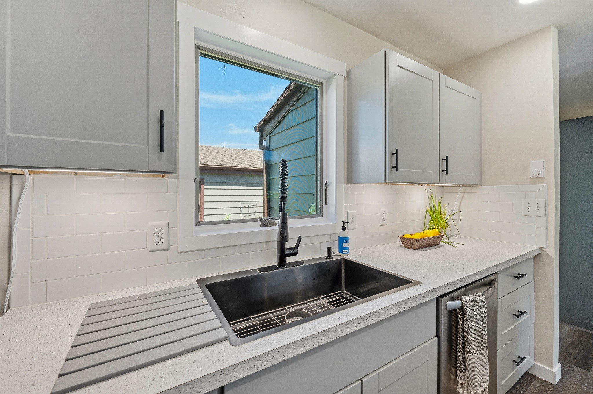 2437 Sunlight Circle Property Photo 7