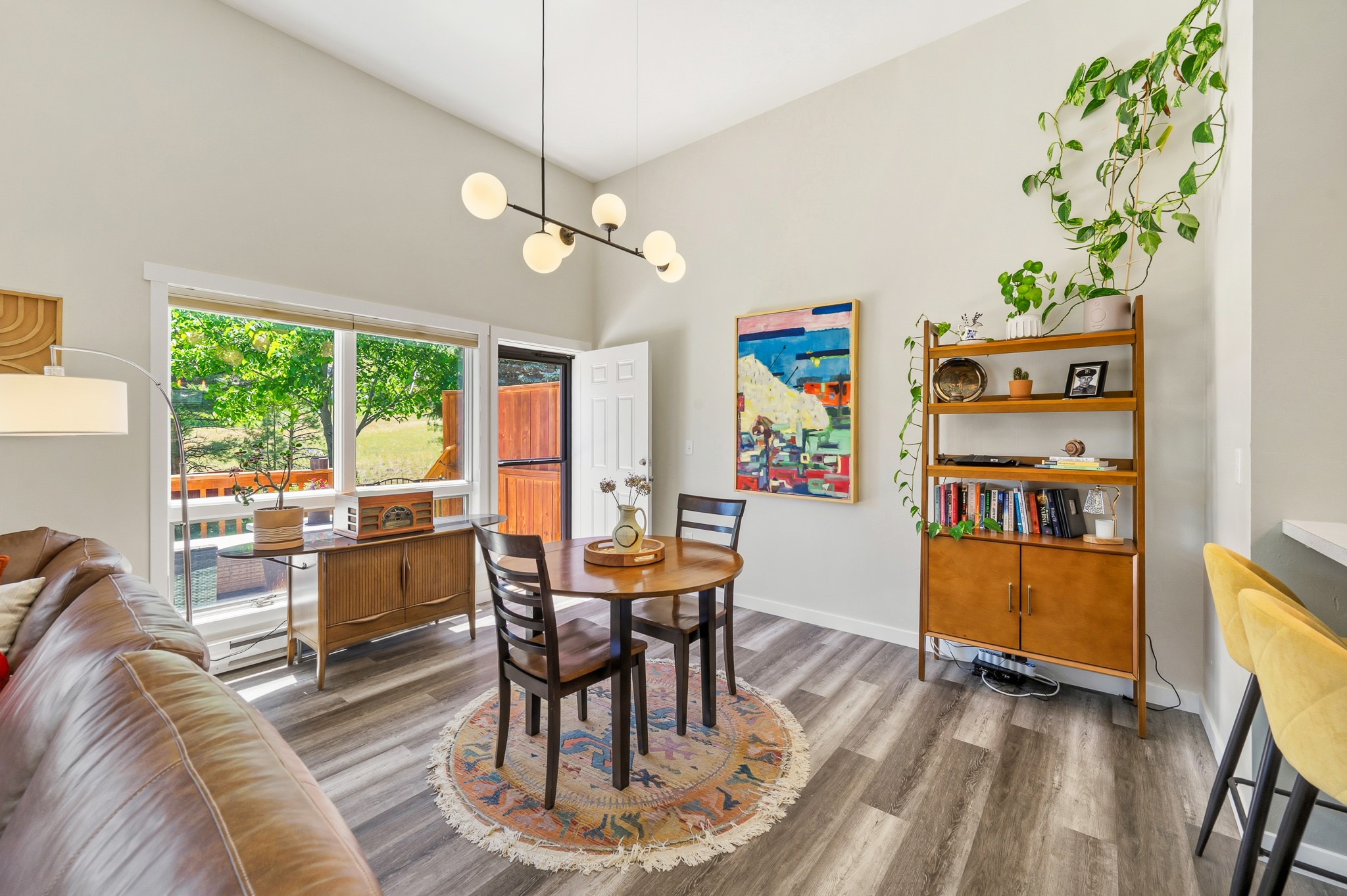 2437 Sunlight Circle Property Photo 10