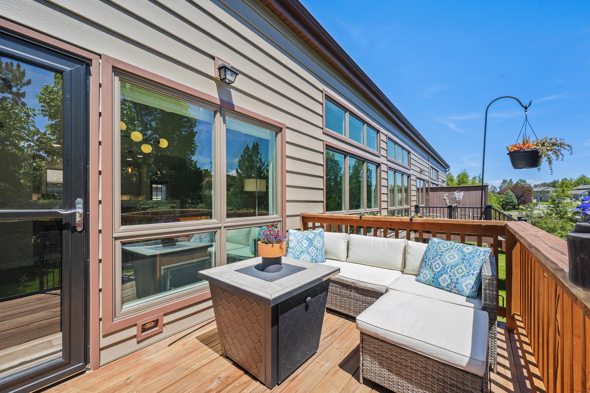 2437 Sunlight Circle Property Photo 14