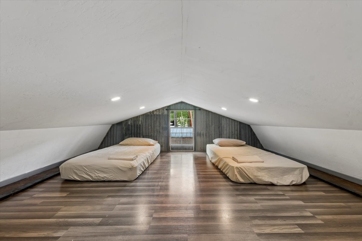 30073480 Property Photo 19
