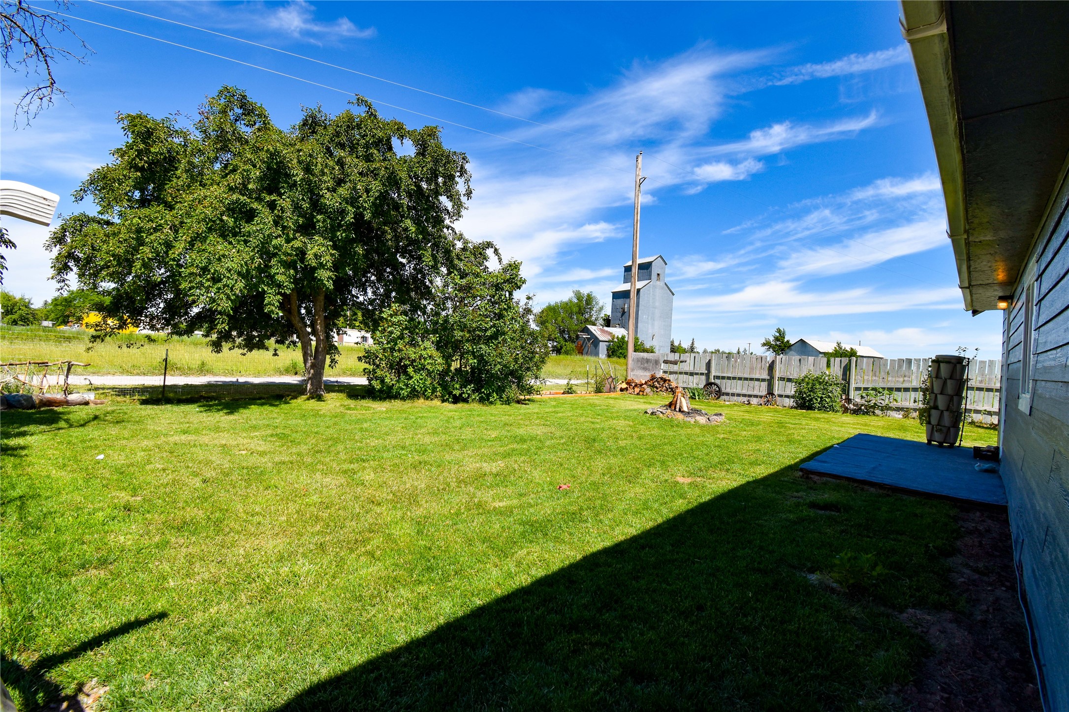 53424 2nd Avenue E Property Photo 24