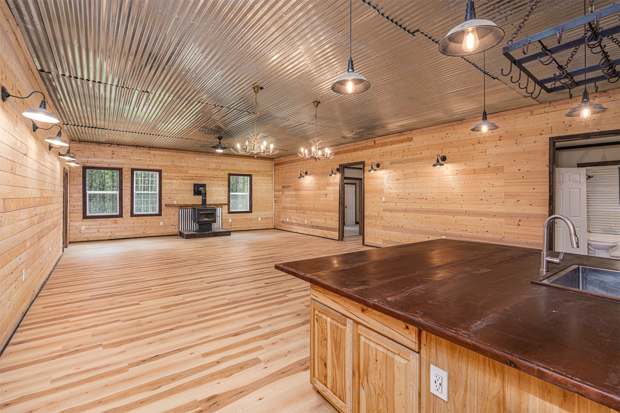 675 Griz Lane Property Photo 4