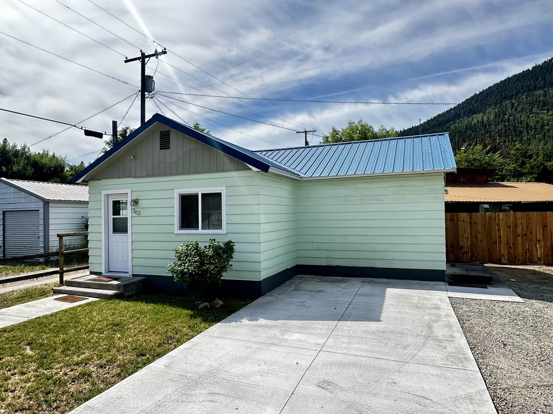 303 4th Avenue E Property Photo 25
