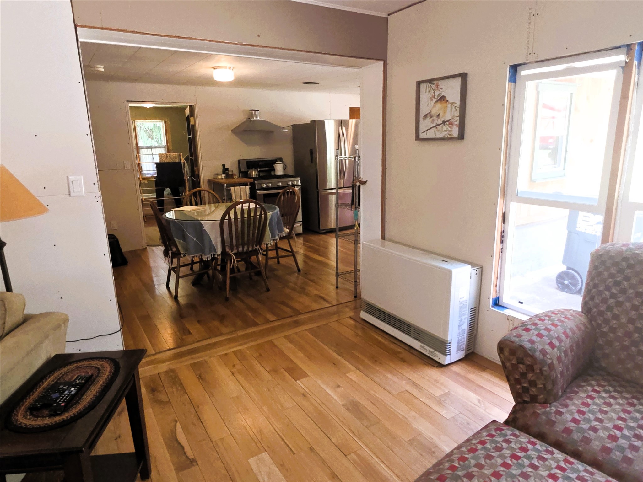 430 W River Road Property Photo 4