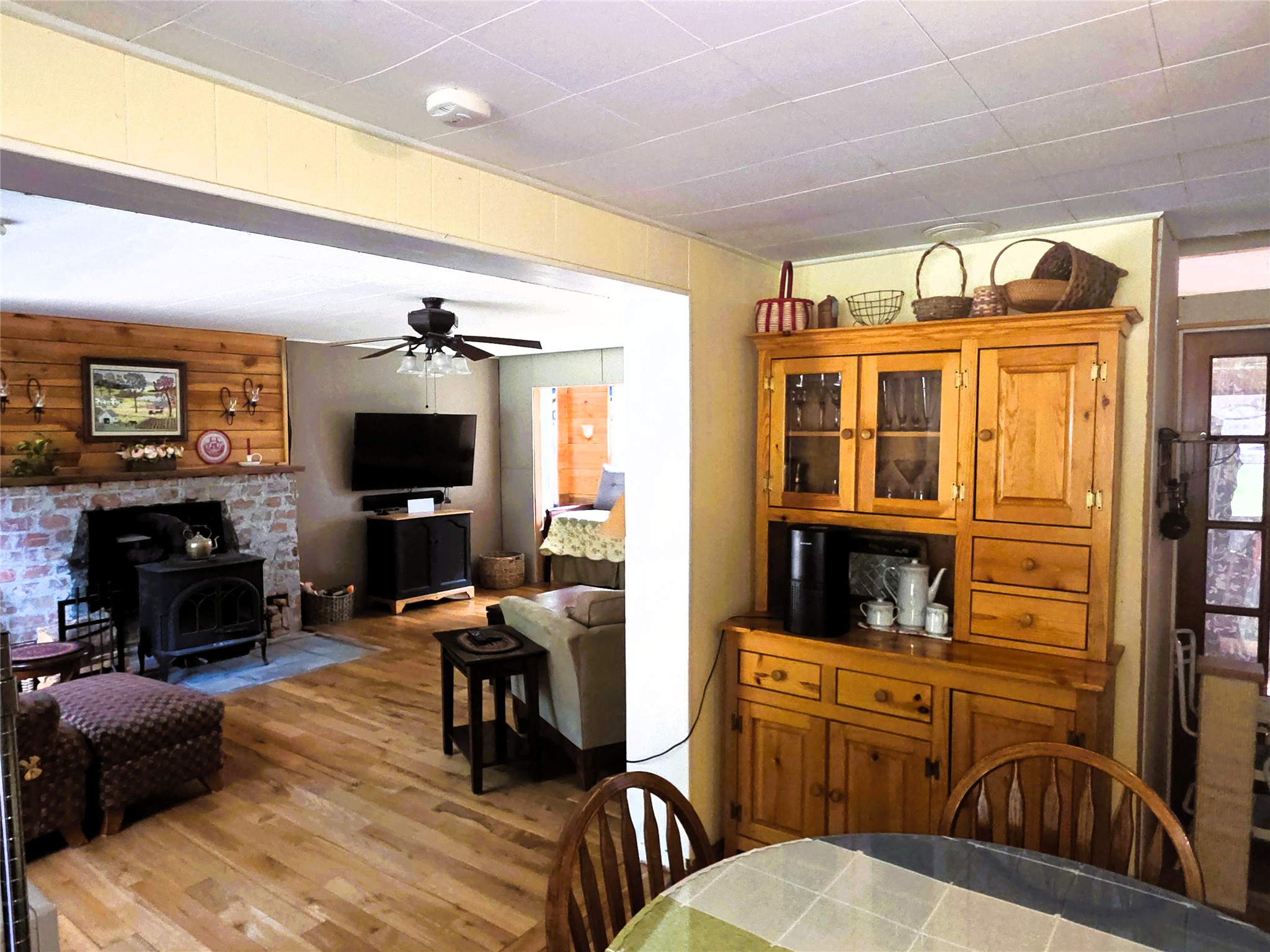 430 W River Road Property Photo 5