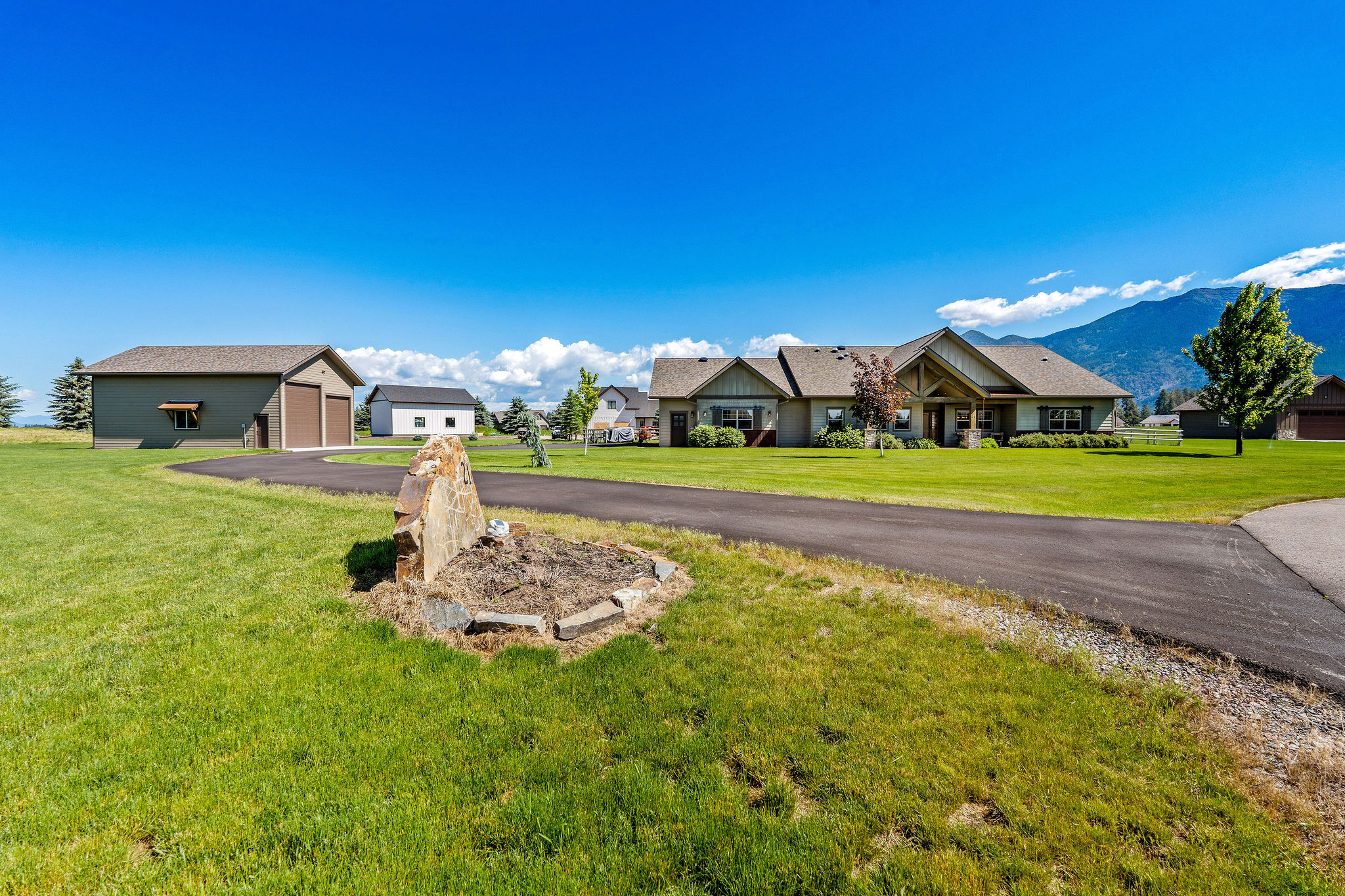 21 Towering Pine Court Property Photo 38