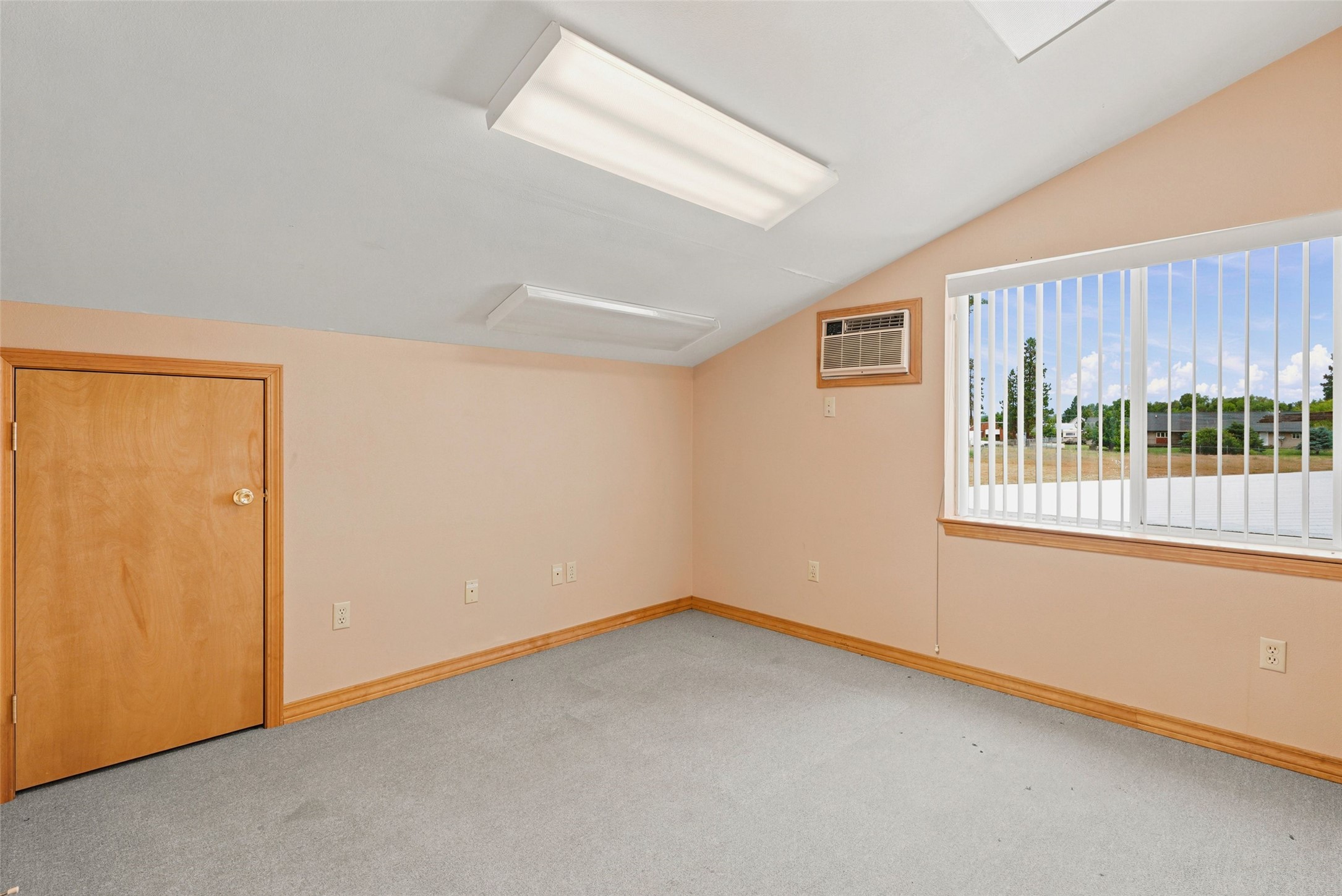 170 Warren Lane Property Photo 11