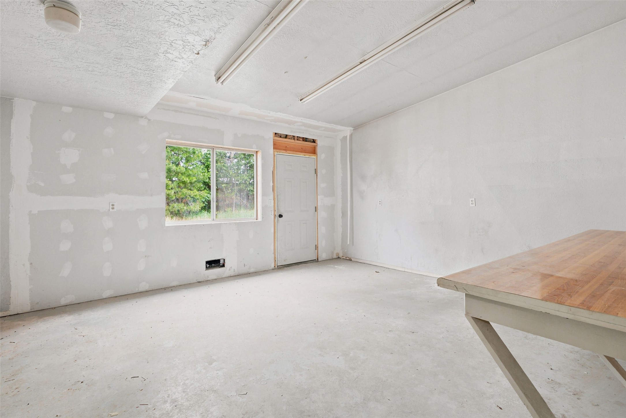 170 Warren Lane Property Photo 13