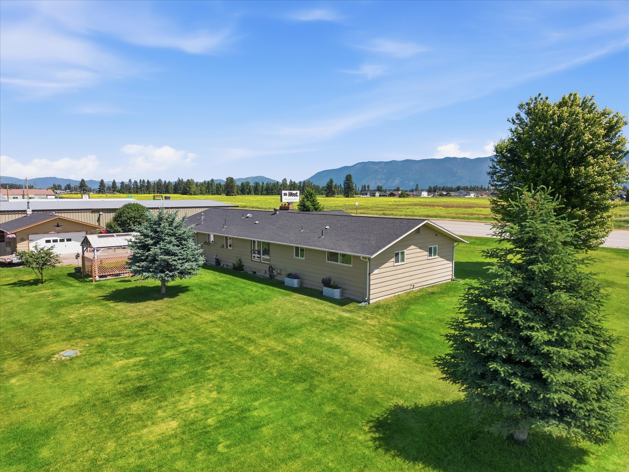 2652 Hwy 2 E Property Photo 32