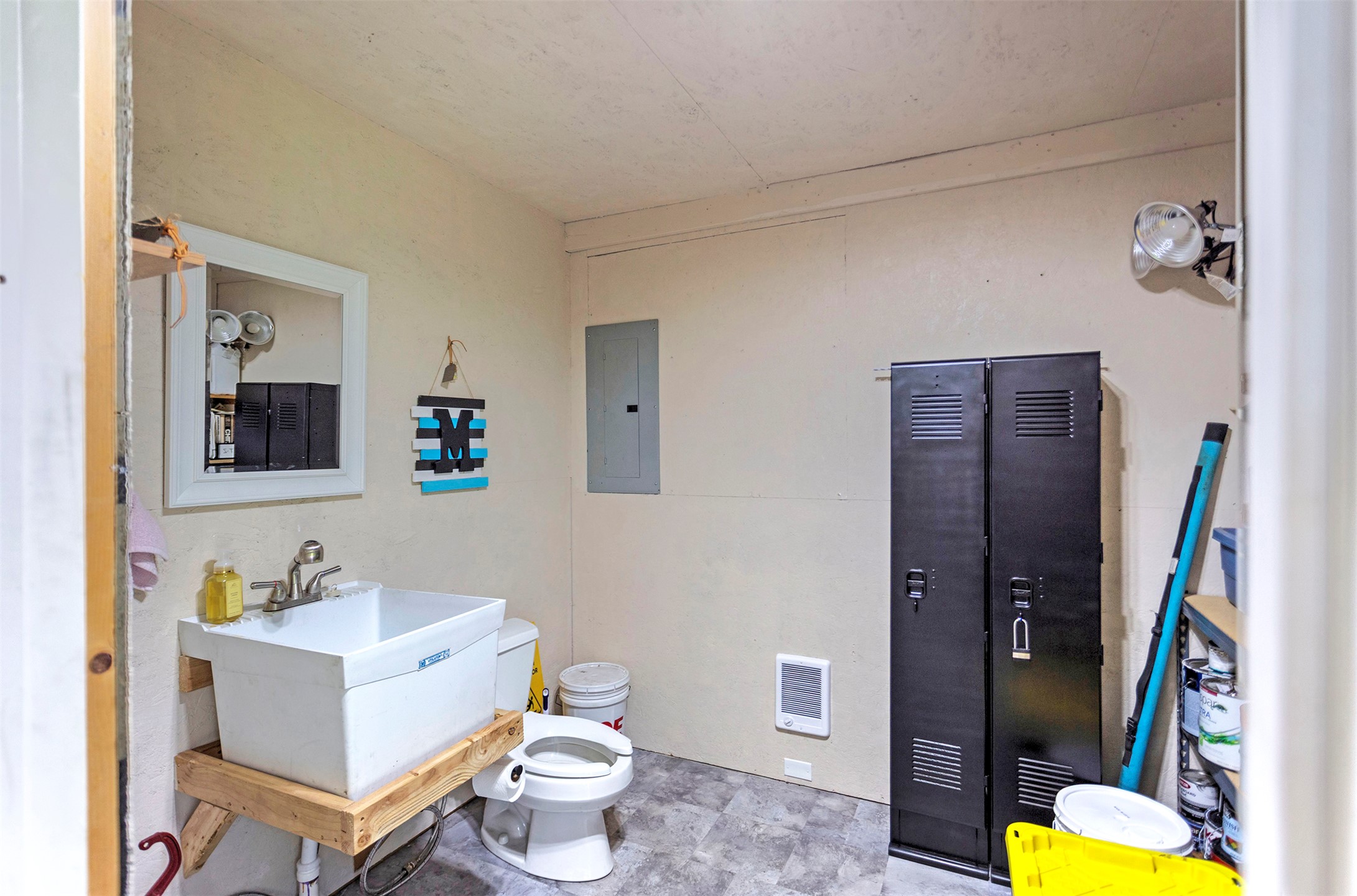 23588 Mullan Road Property Photo 40