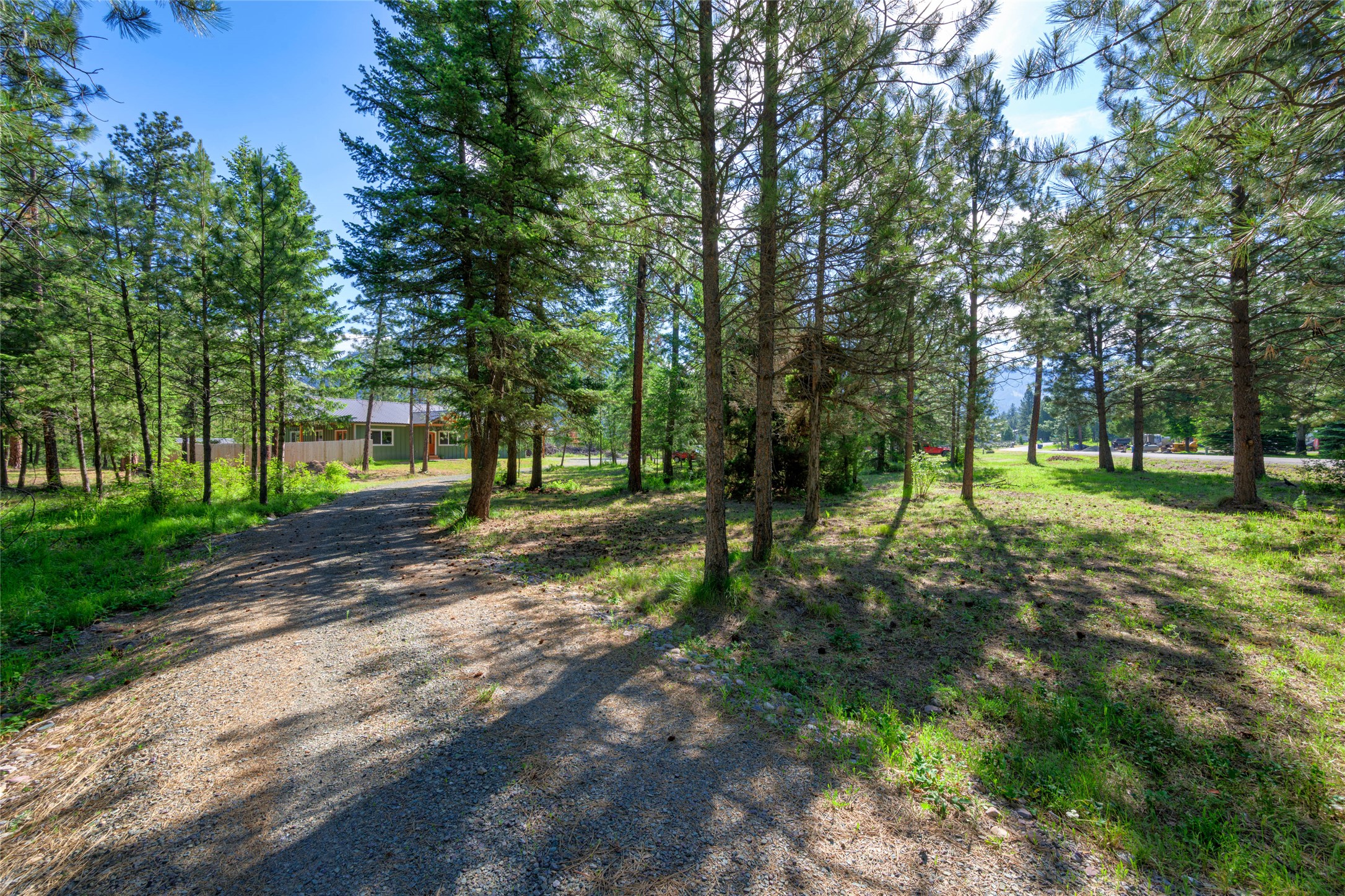 551 Tami Drive E Property Photo 40